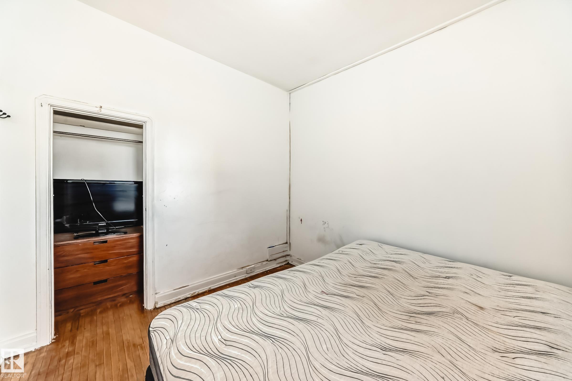 Photo 14 at 10564 92 Street NW, Boyle Street, Edmonton