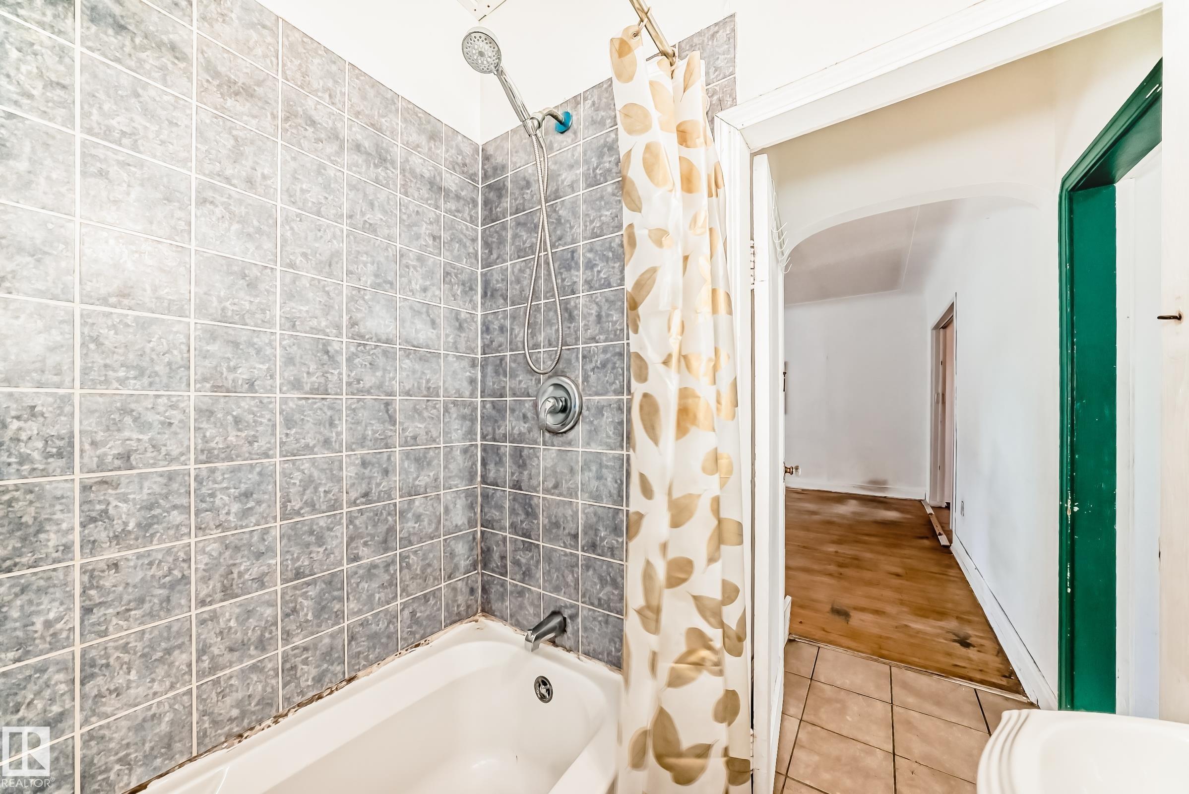 Photo 18 at 10564 92 Street NW, Boyle Street, Edmonton