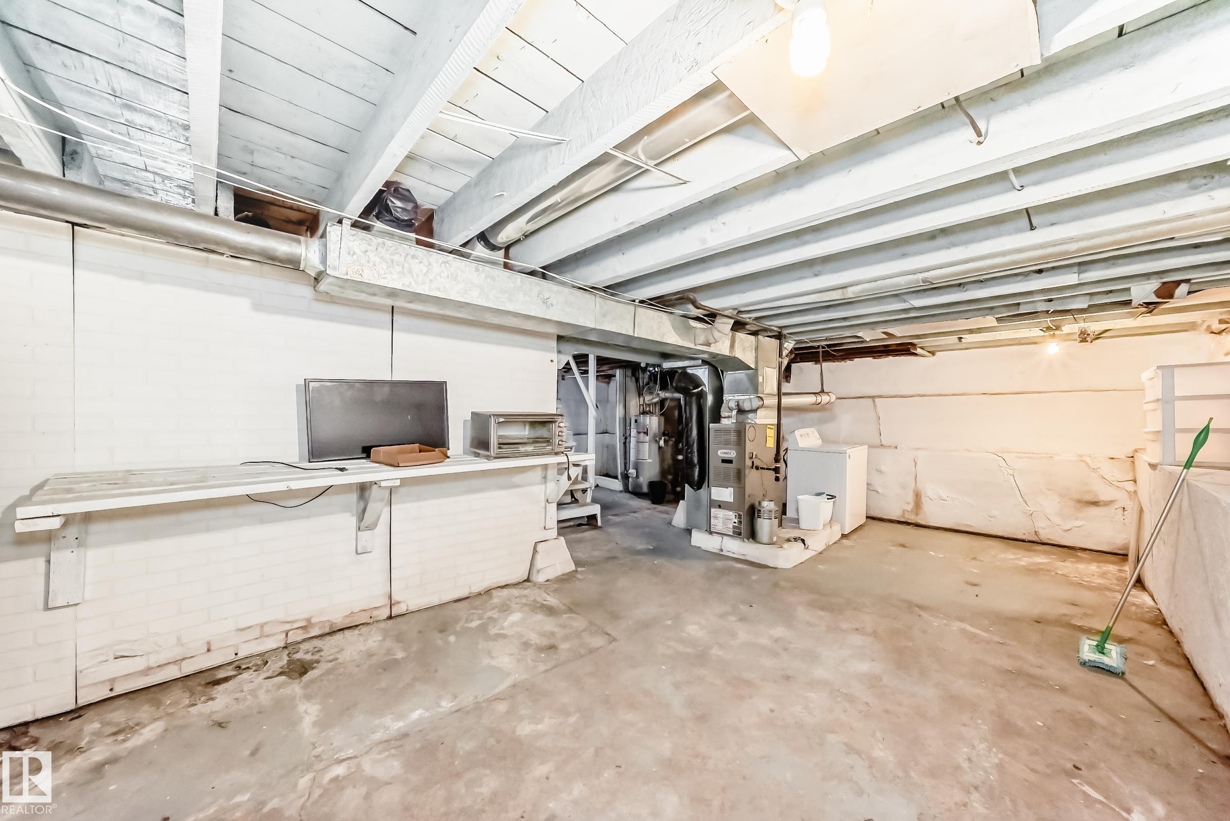 Photo 26 at 10564 92 Street NW, Boyle Street, Edmonton