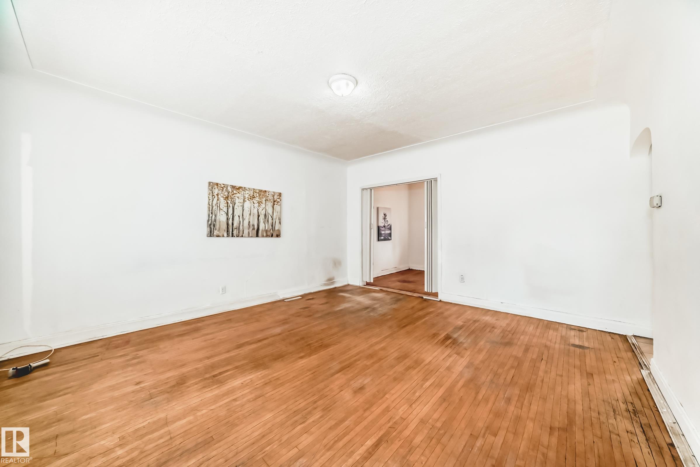 Photo 6 at 10564 92 Street NW, Boyle Street, Edmonton