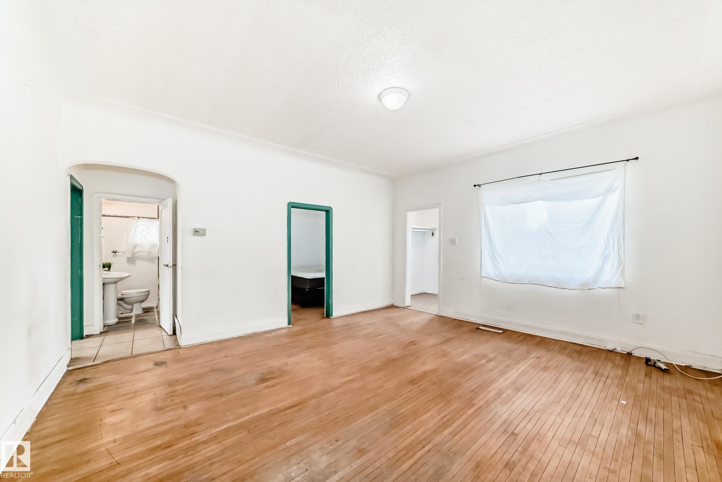 Photo 8 at 10564 92 Street NW, Boyle Street, Edmonton