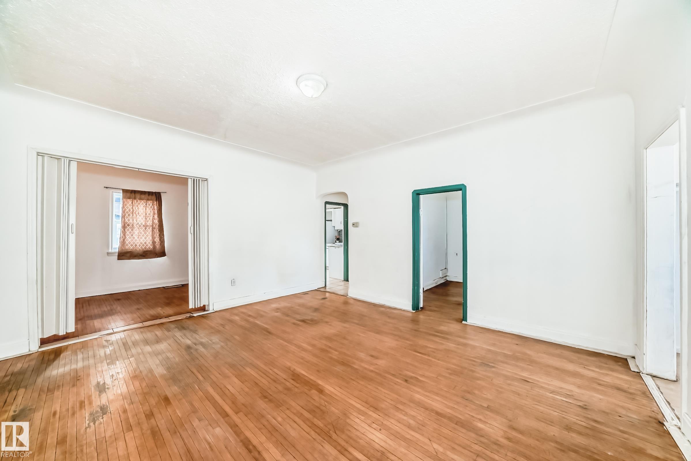 Photo 9 at 10564 92 Street NW, Boyle Street, Edmonton