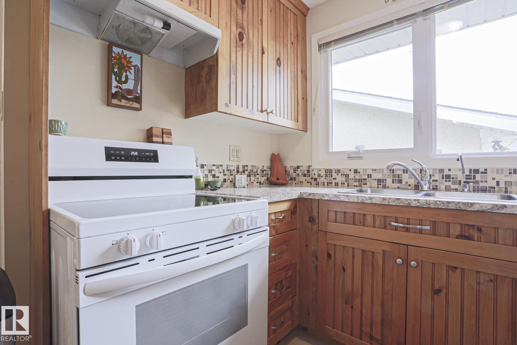 Photo 13 at 4421 43 Avenue, South Park, Leduc