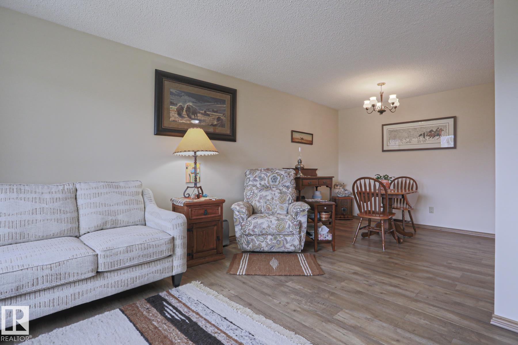4421 43 Avenue, South Park, Leduc