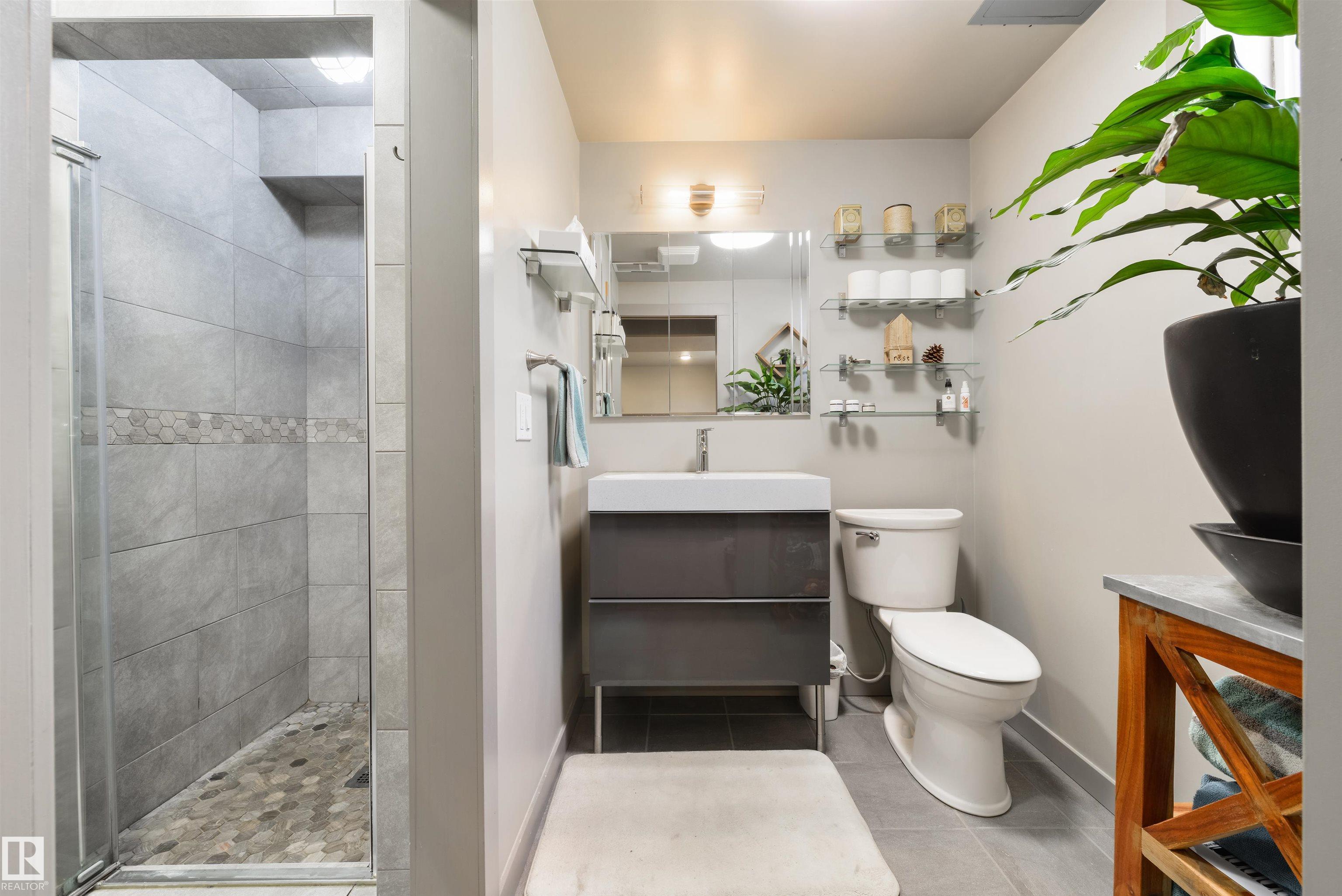 Photo 22 at 12925 87 Street NW, Killarney, Edmonton