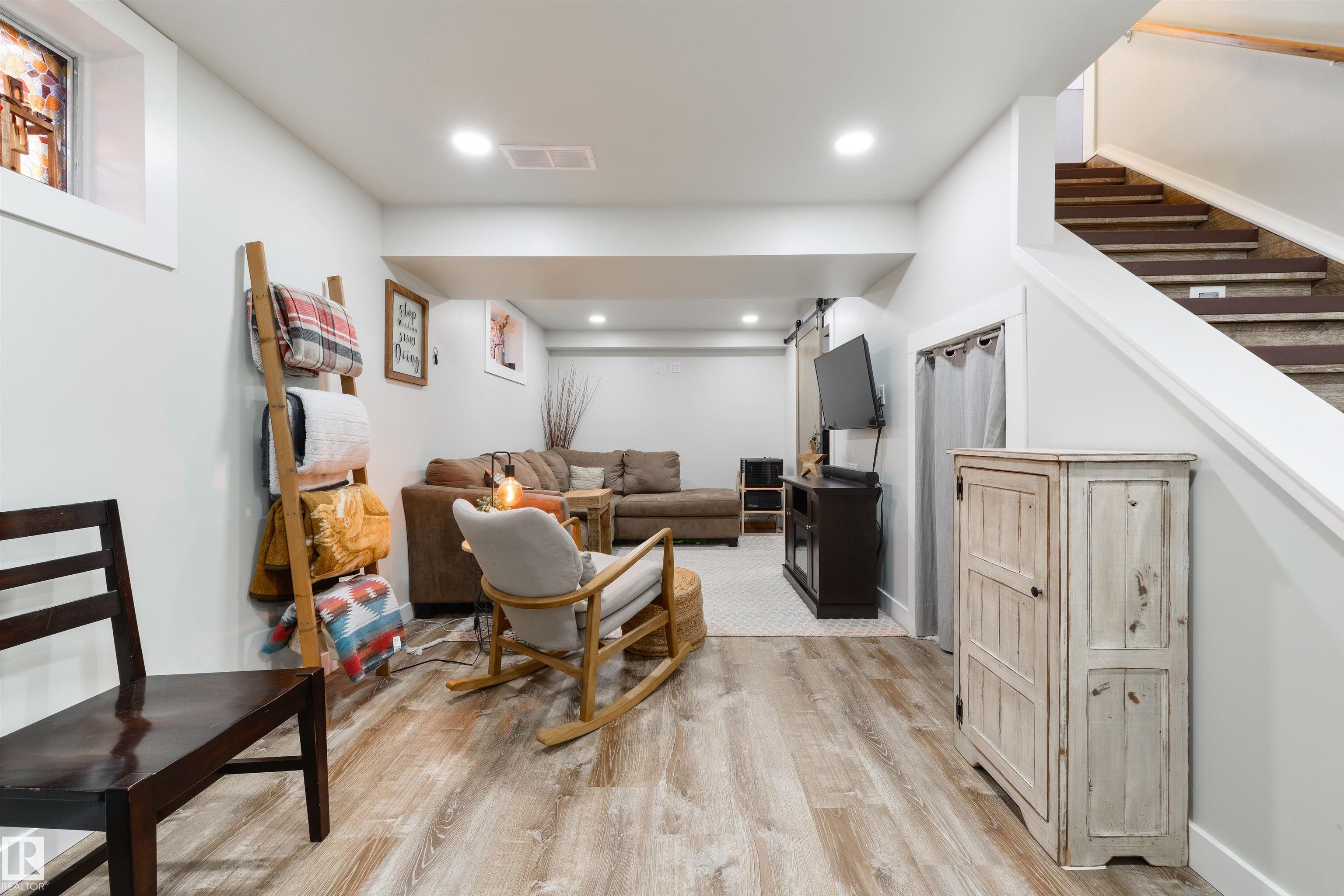 Photo 23 at 12925 87 Street NW, Killarney, Edmonton