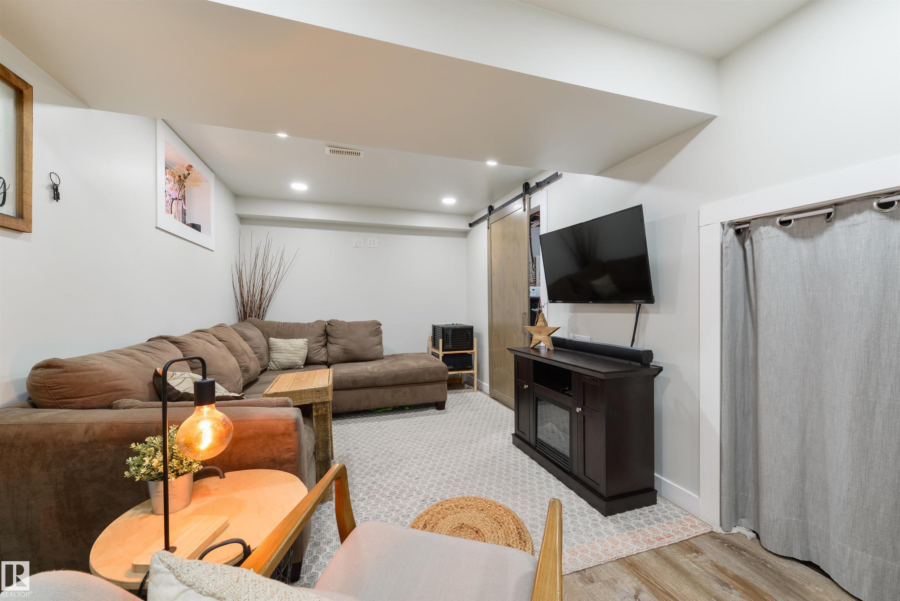 Photo 24 at 12925 87 Street NW, Killarney, Edmonton
