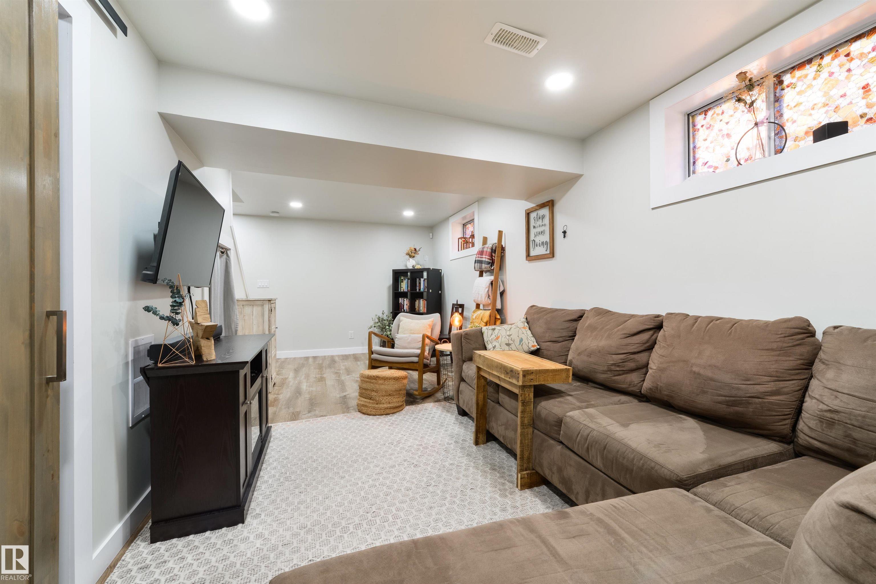 Photo 25 at 12925 87 Street NW, Killarney, Edmonton