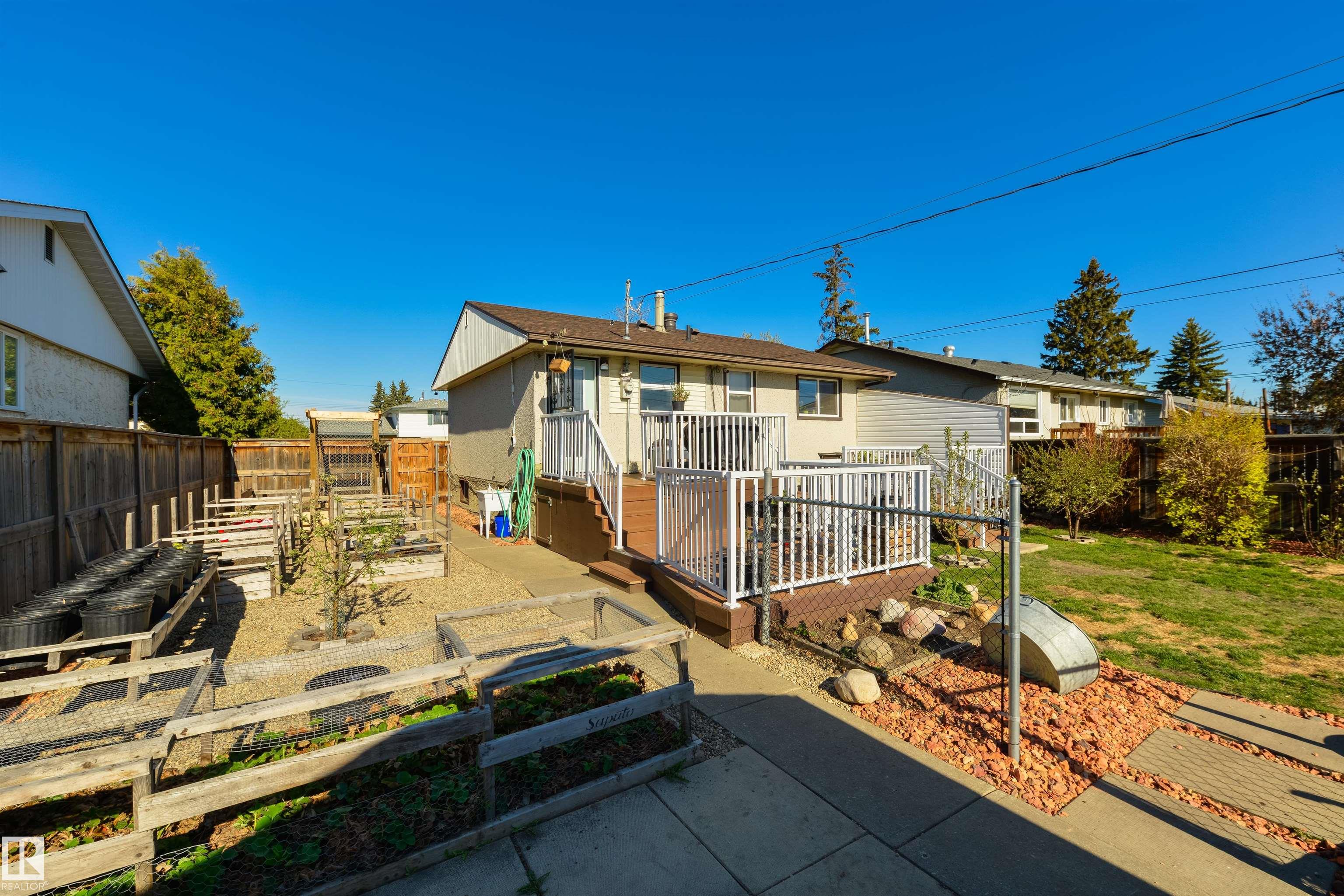 Photo 31 at 12925 87 Street NW, Killarney, Edmonton