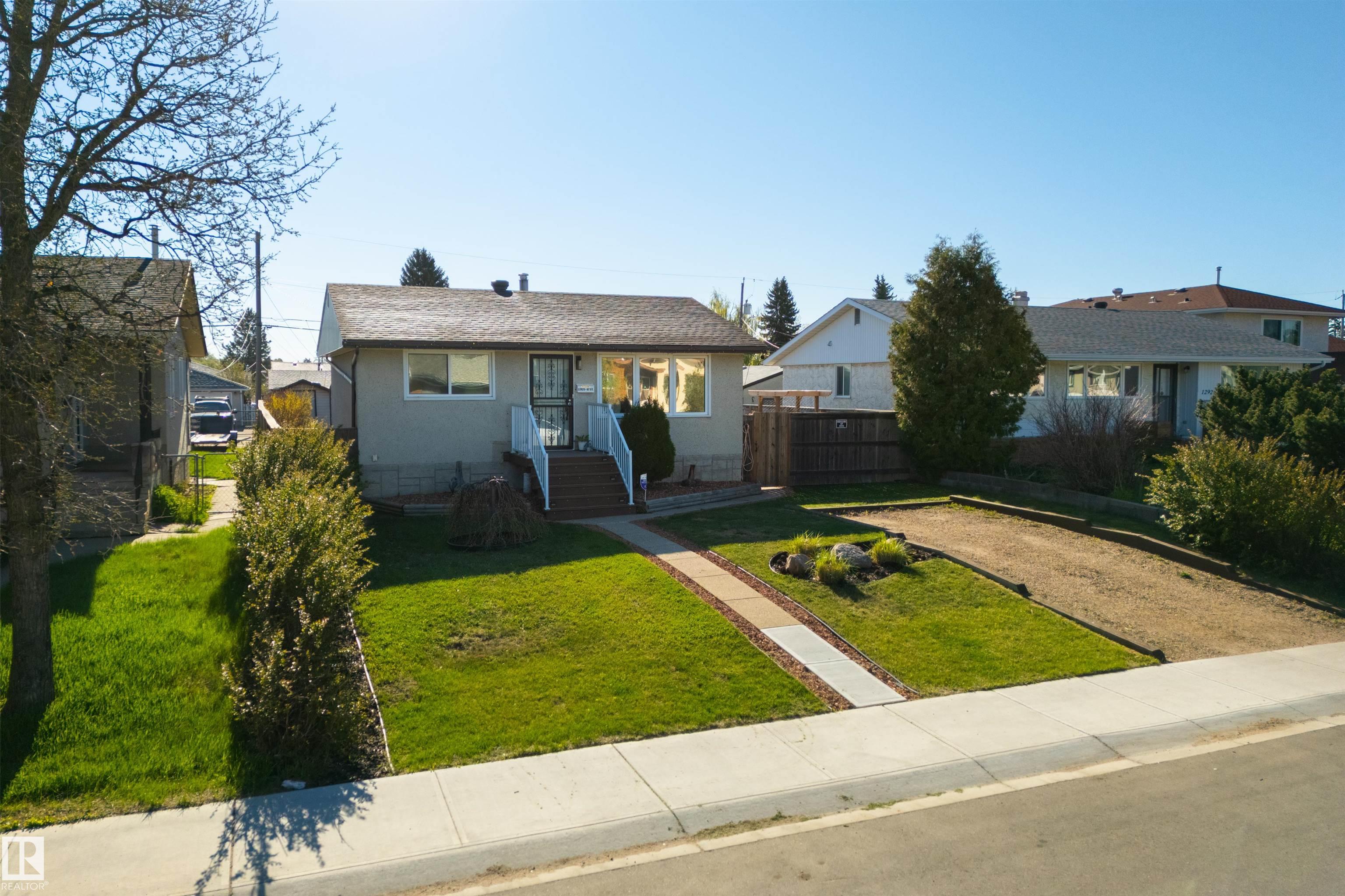 Photo 33 at 12925 87 Street NW, Killarney, Edmonton