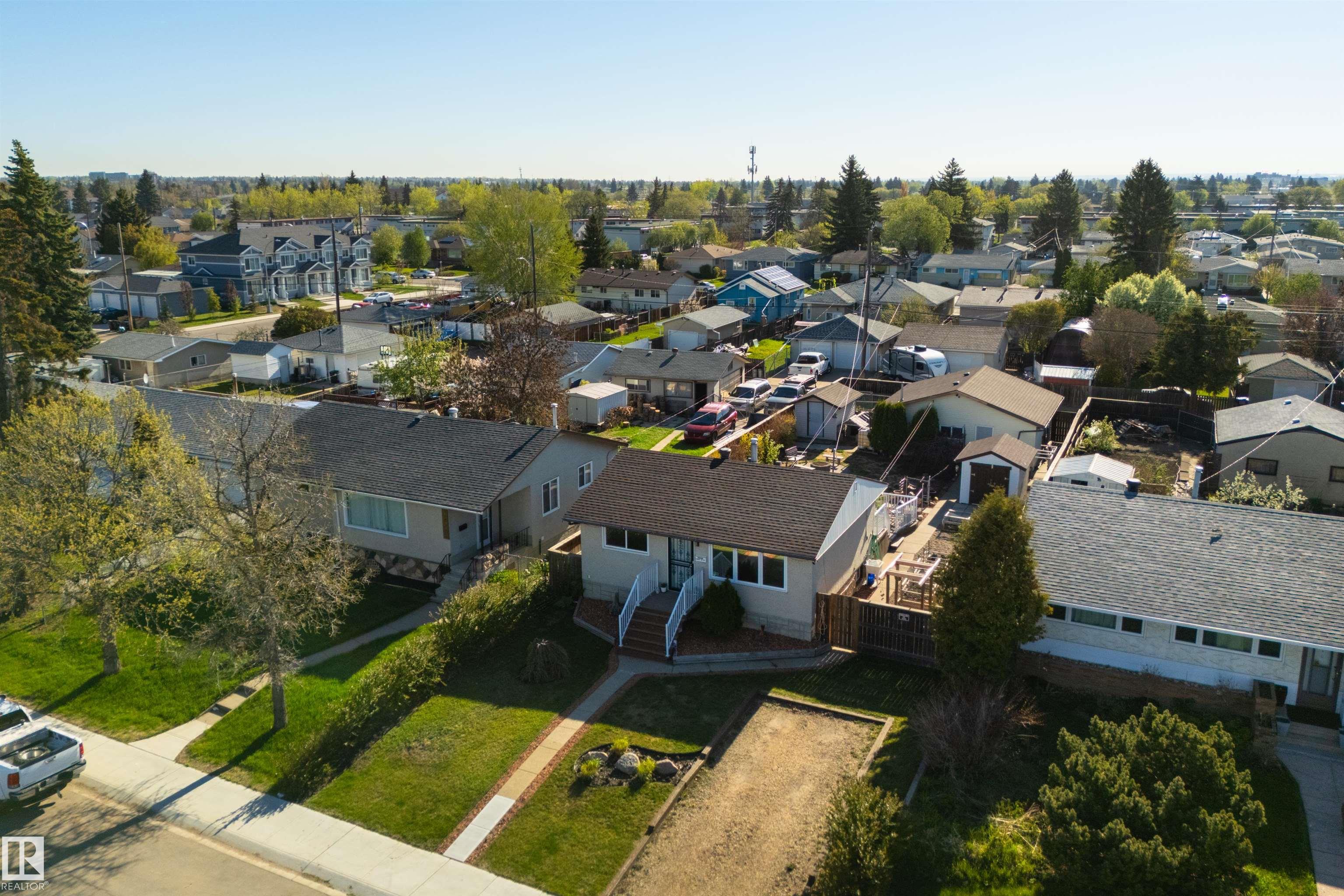Photo 36 at 12925 87 Street NW, Killarney, Edmonton