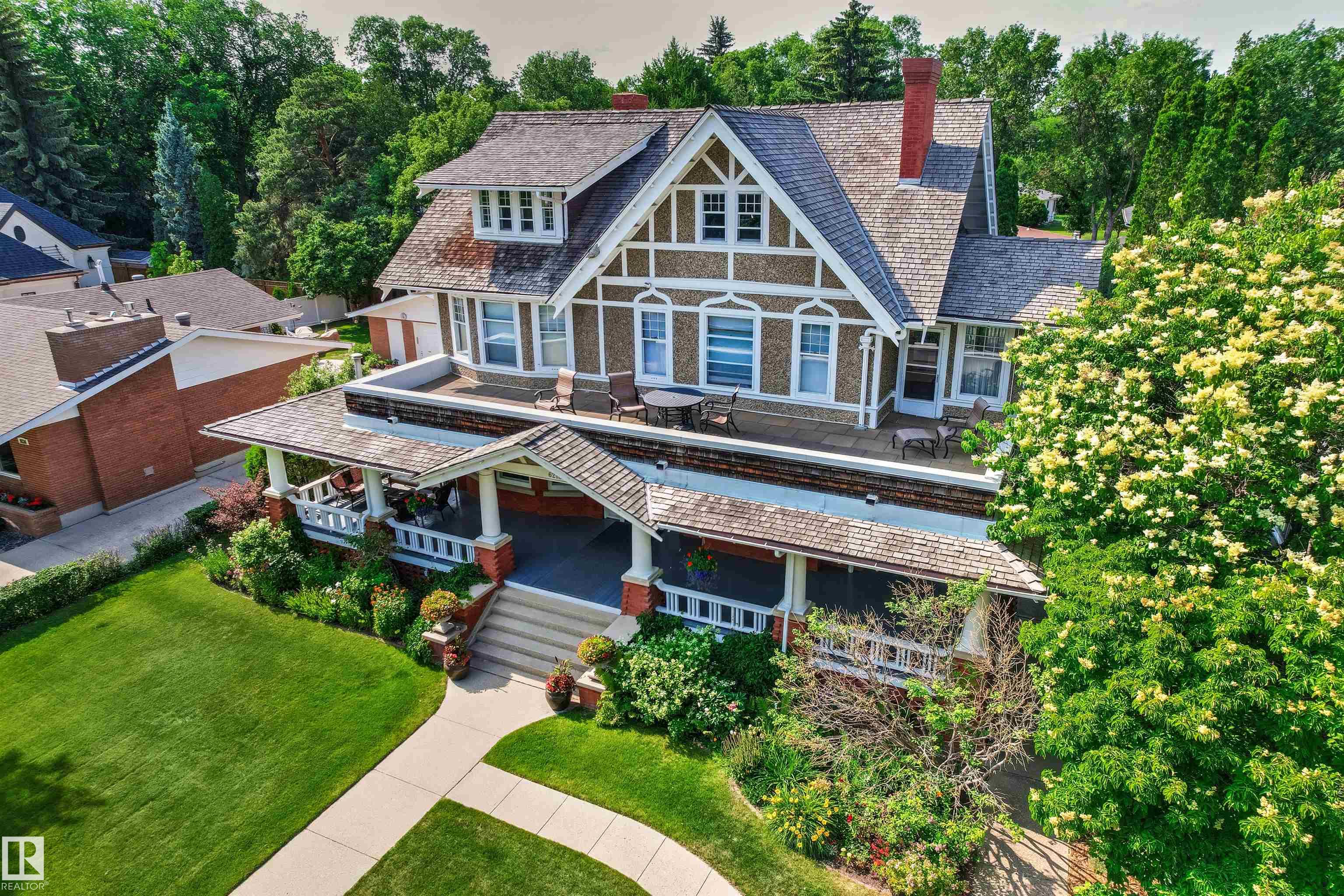 6210 Ada Boulevard NW, Highlands, Edmonton