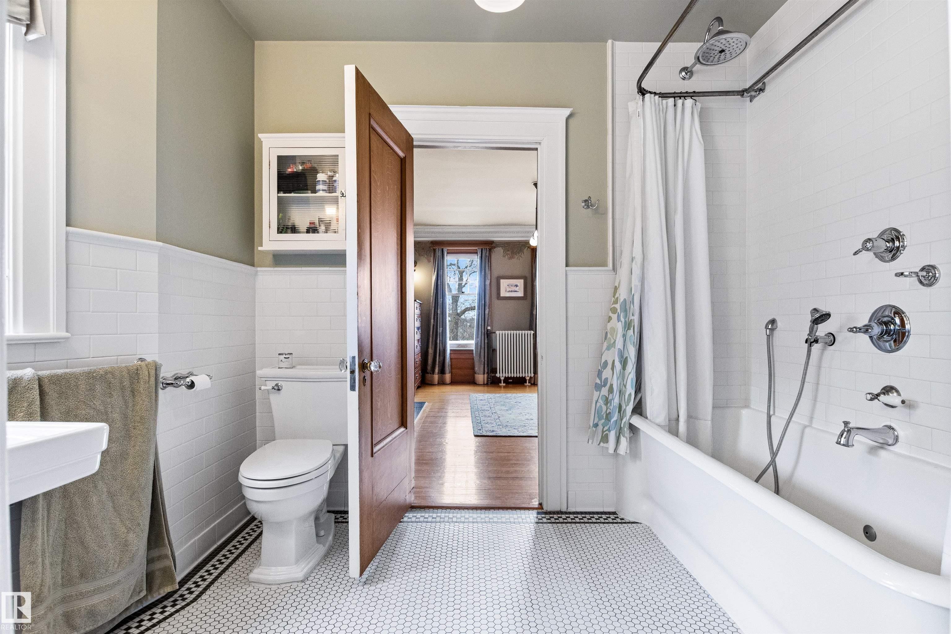 Photo 39 at 6210 Ada Boulevard NW, Highlands, Edmonton