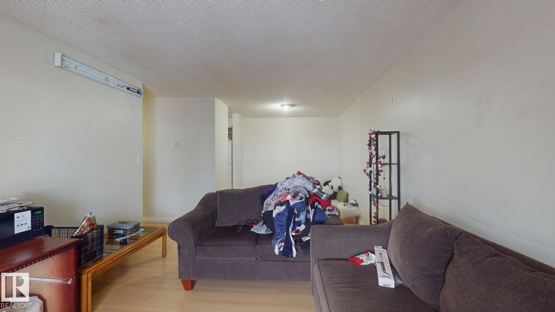 402 - 2624 Milwwods Road NW, Weinlos, Edmonton