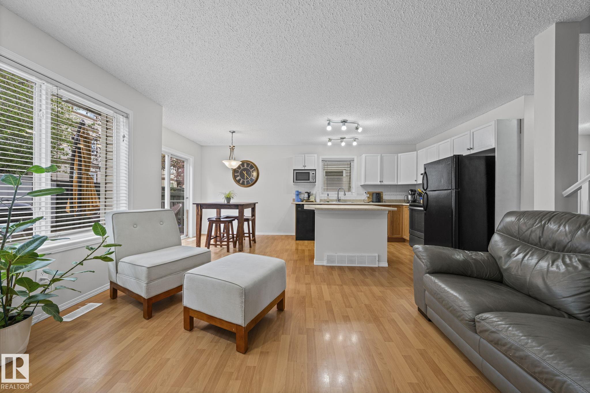 Photo 11 at 97 - 2021 Grantham Court NW, Glastonbury, Edmonton