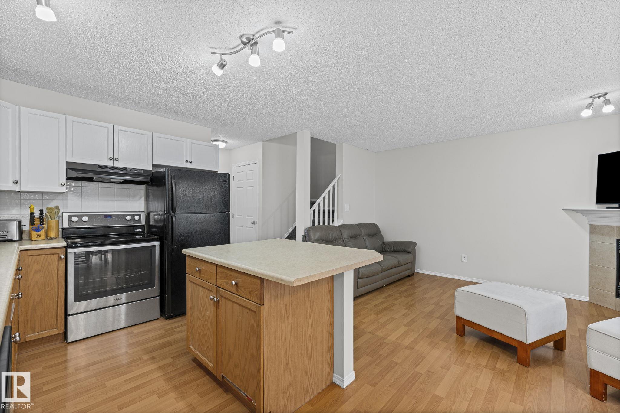 Photo 14 at 97 - 2021 Grantham Court NW, Glastonbury, Edmonton