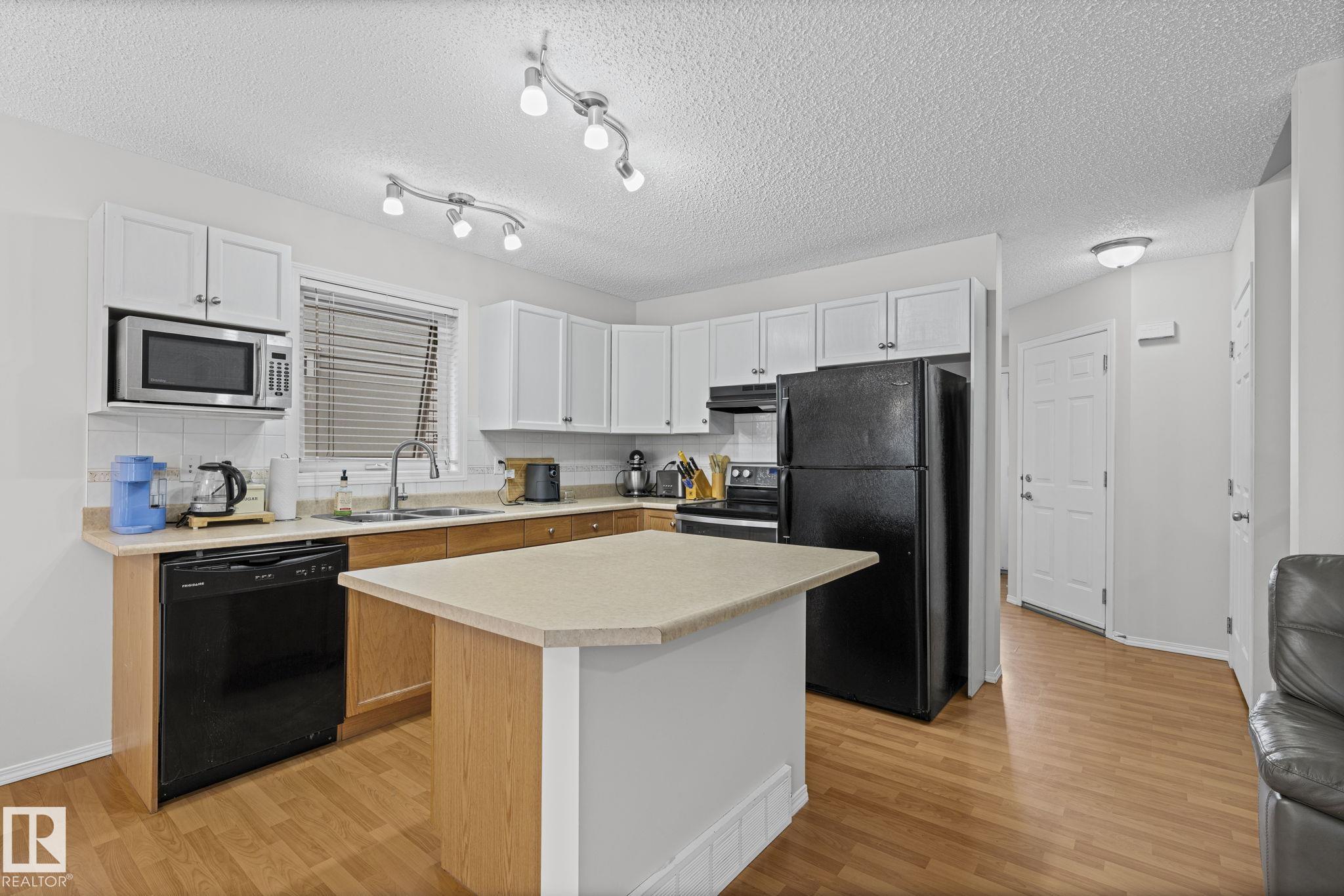 Photo 15 at 97 - 2021 Grantham Court NW, Glastonbury, Edmonton