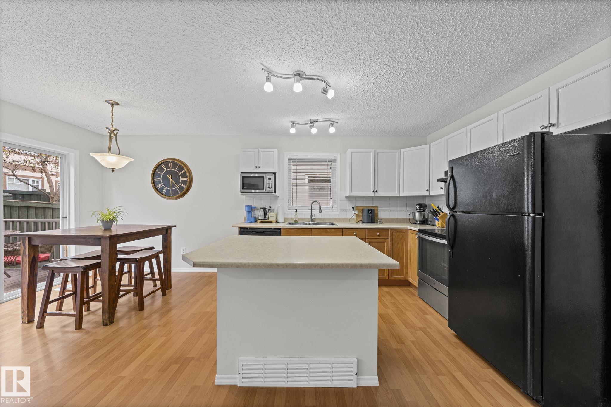 Photo 16 at 97 - 2021 Grantham Court NW, Glastonbury, Edmonton