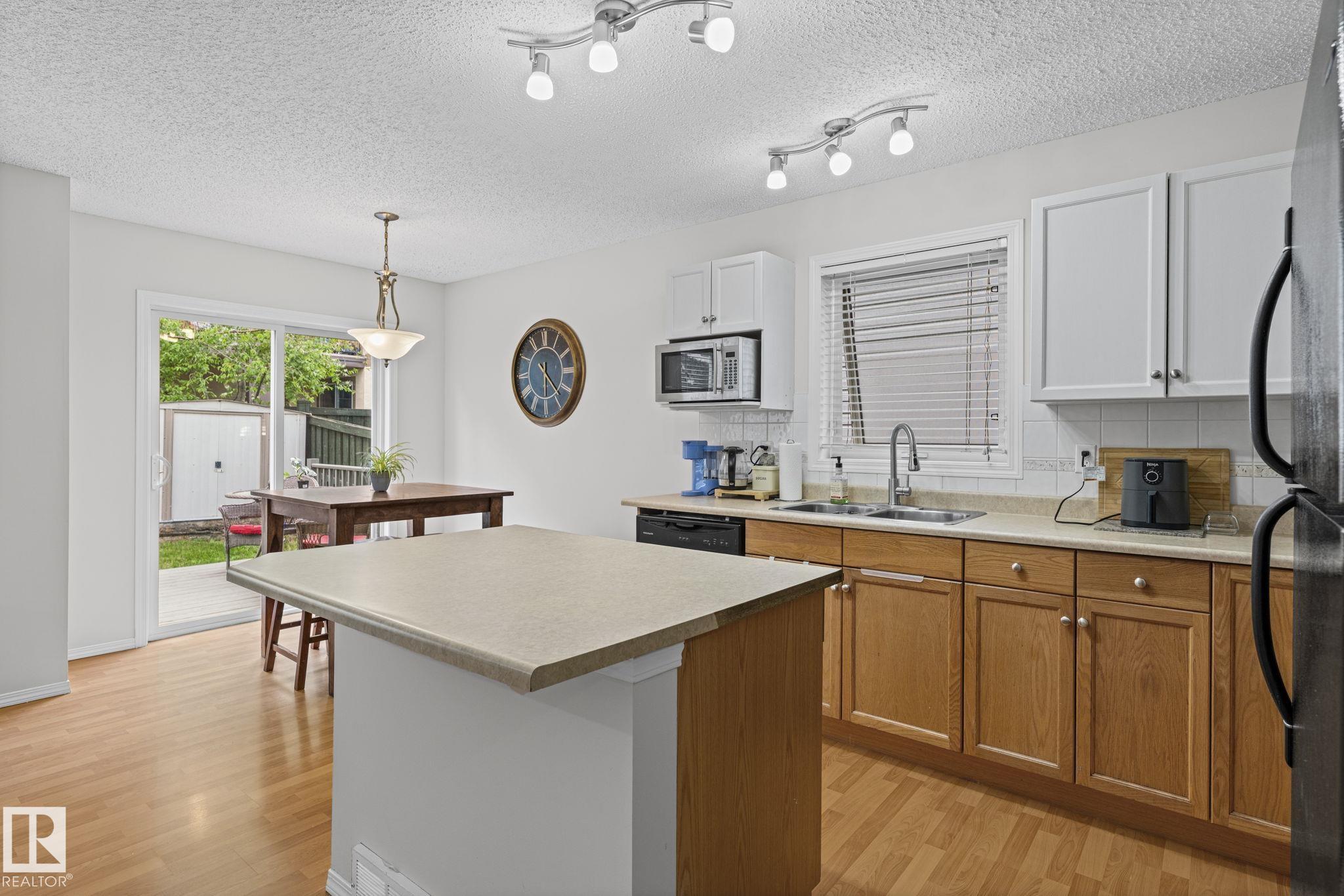 Photo 17 at 97 - 2021 Grantham Court NW, Glastonbury, Edmonton