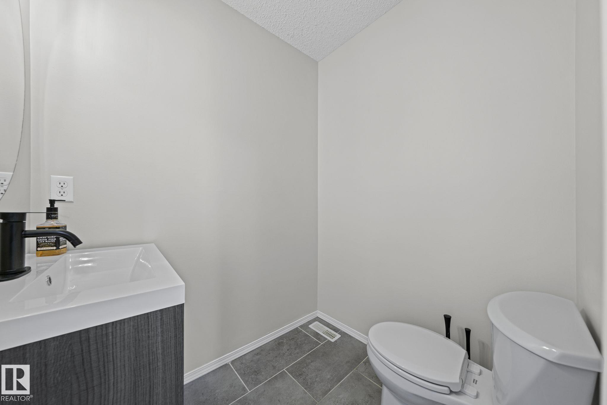 Photo 19 at 97 - 2021 Grantham Court NW, Glastonbury, Edmonton