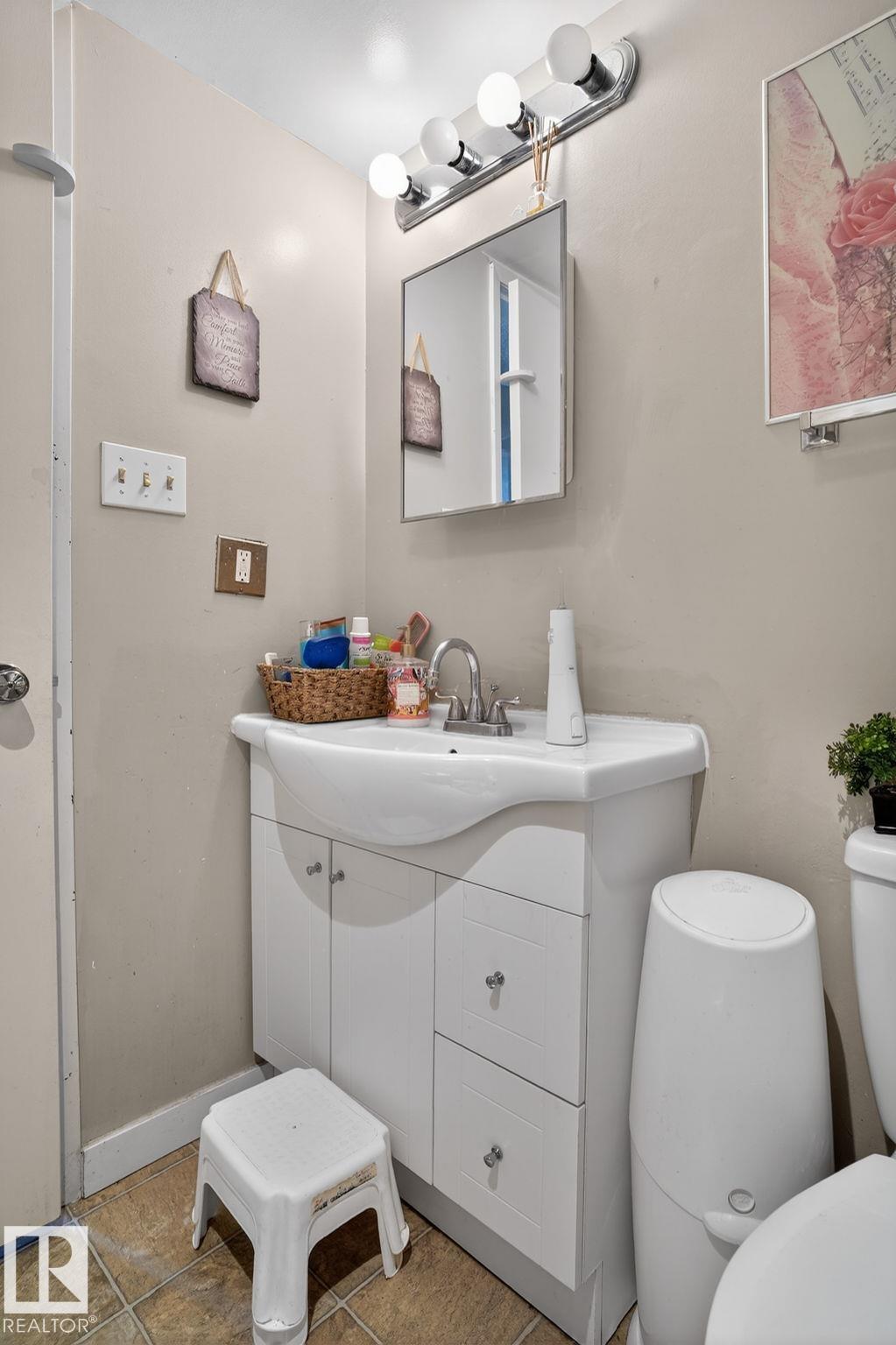 Photo 12 at 120 - 5730 Riverbend Road NW, Brander Gardens, Edmonton