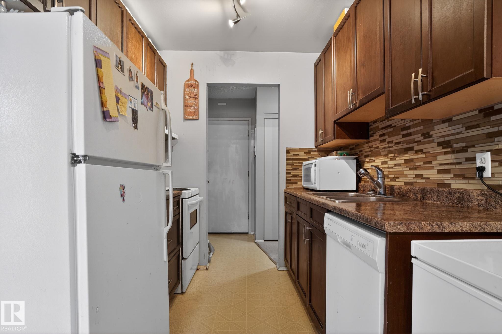 Photo 7 at 120 - 5730 Riverbend Road NW, Brander Gardens, Edmonton