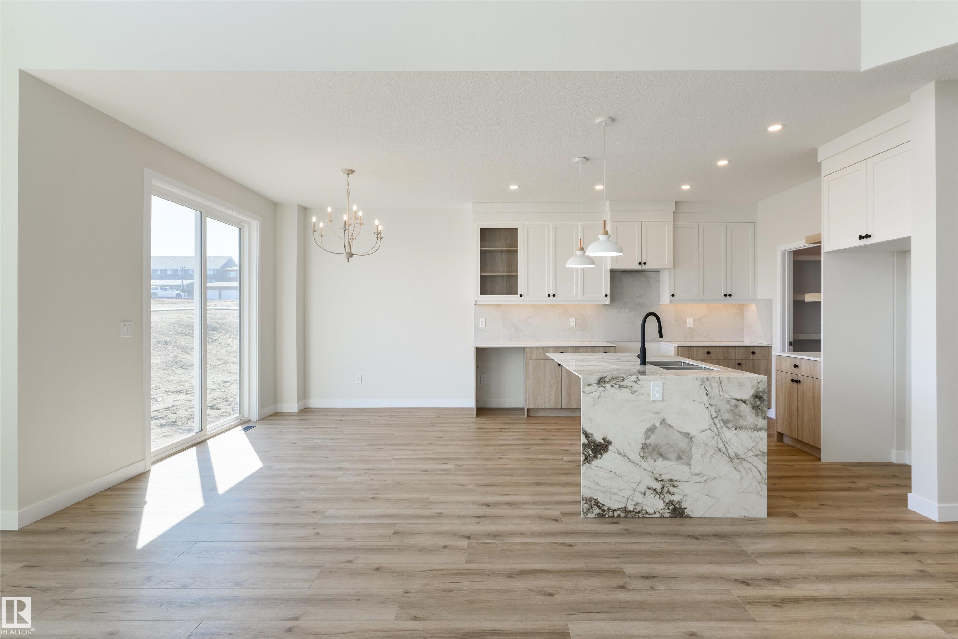 Photo 11 at 1443 Osprey crest NW, Hawks Ridge, Edmonton