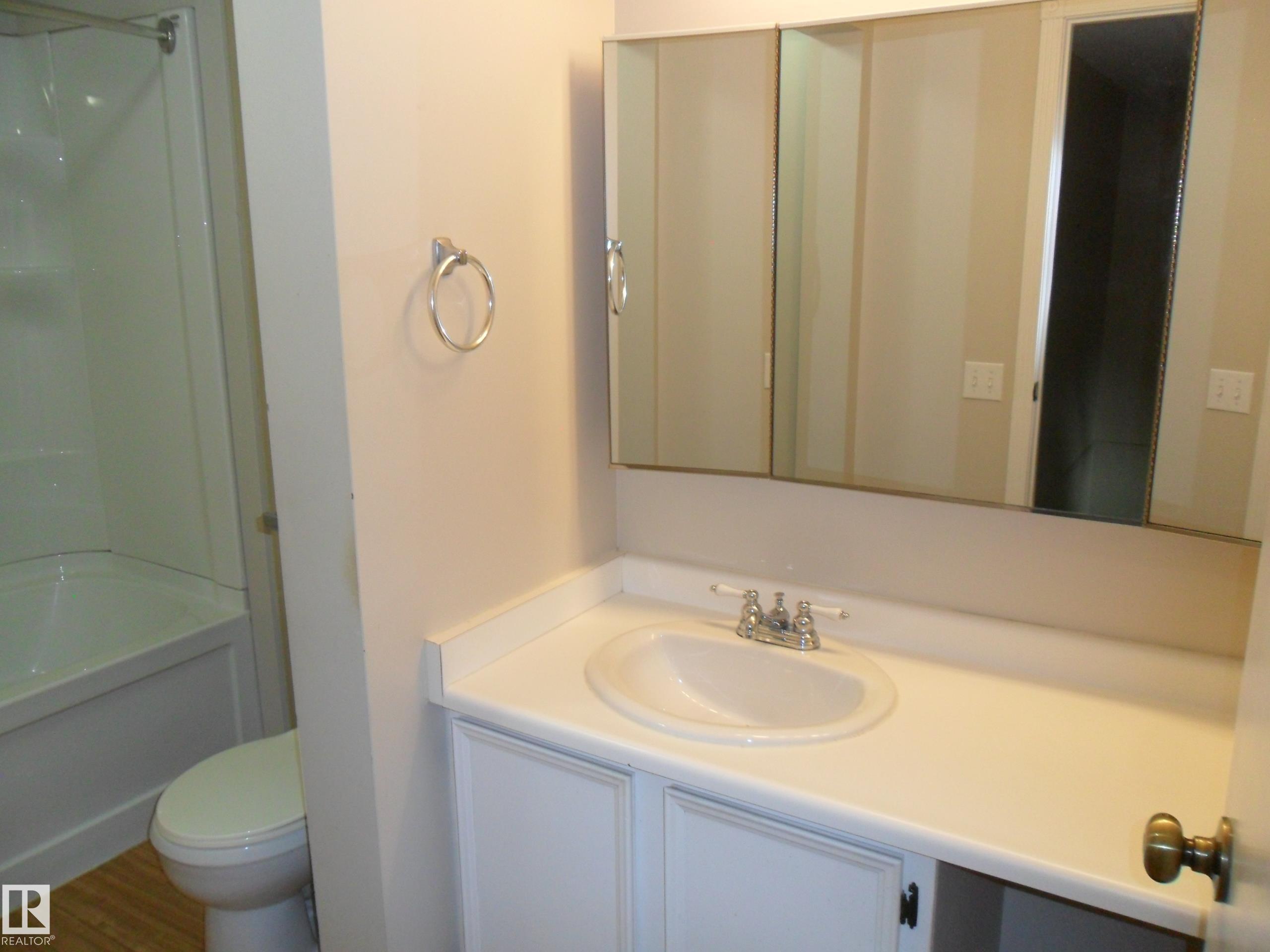Photo 11 at 66 - 8930 99 Avenue, Pineview Fort Sask., Fort Saskatchewan