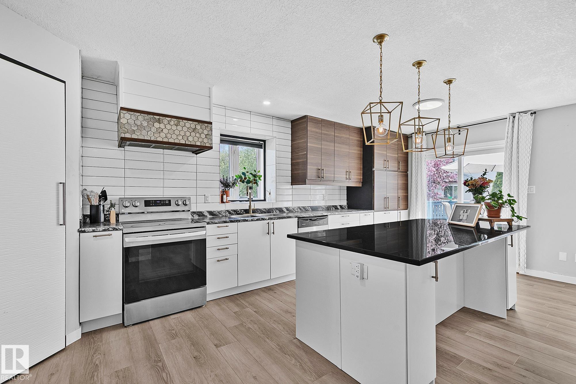 Picture for 3205 41A AV NW