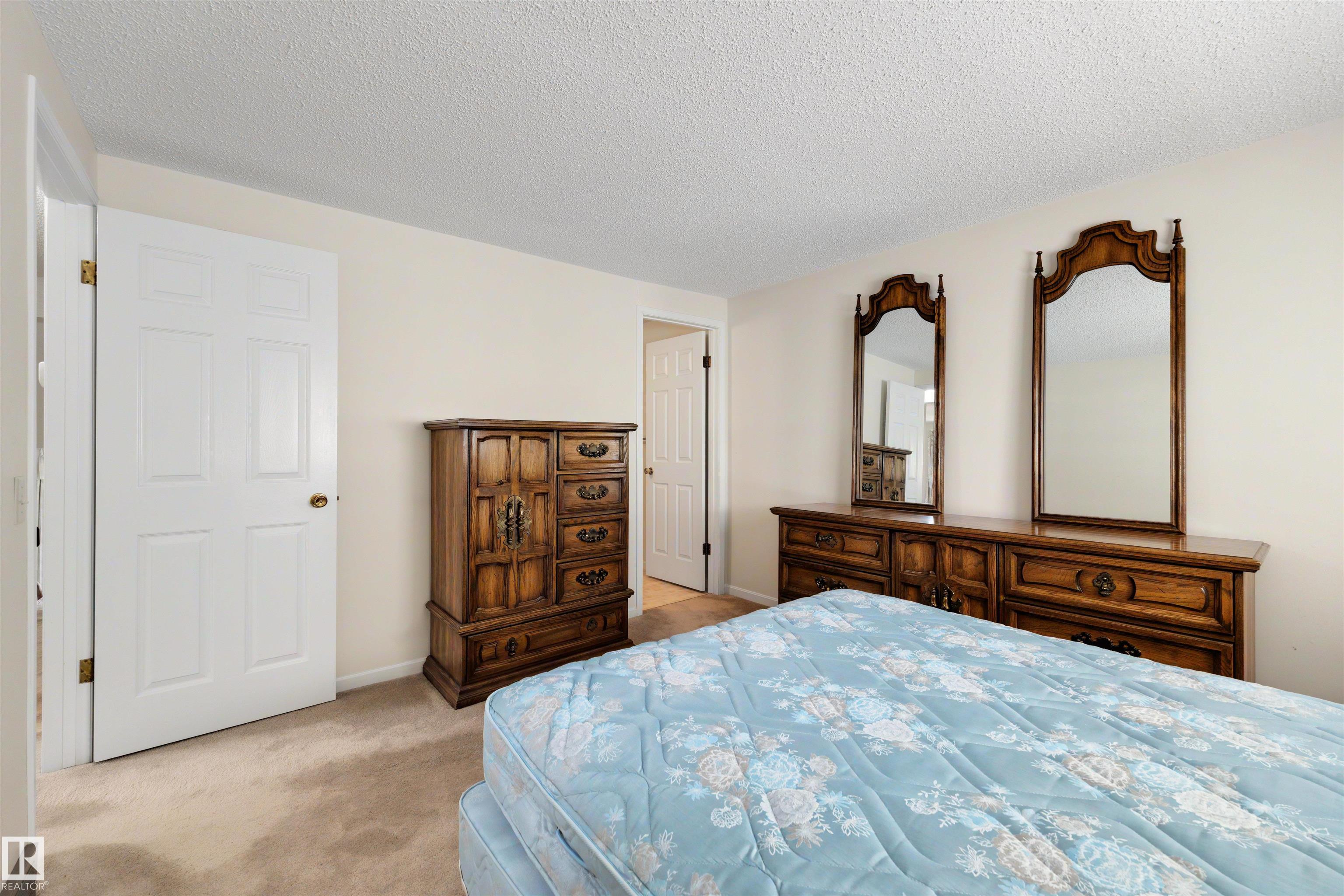 https://zimg.paragon.ice.com/ParagonImages/Property/PM/RAE/225402371/12/0/0/d7ec32fb6e22ec82657bedd1e9cb5063/1/f793a46378141ef2417c3125a8c7f0eb/225402371-e177000f-d547-4e25-a198-35abd6e2f273.JPG