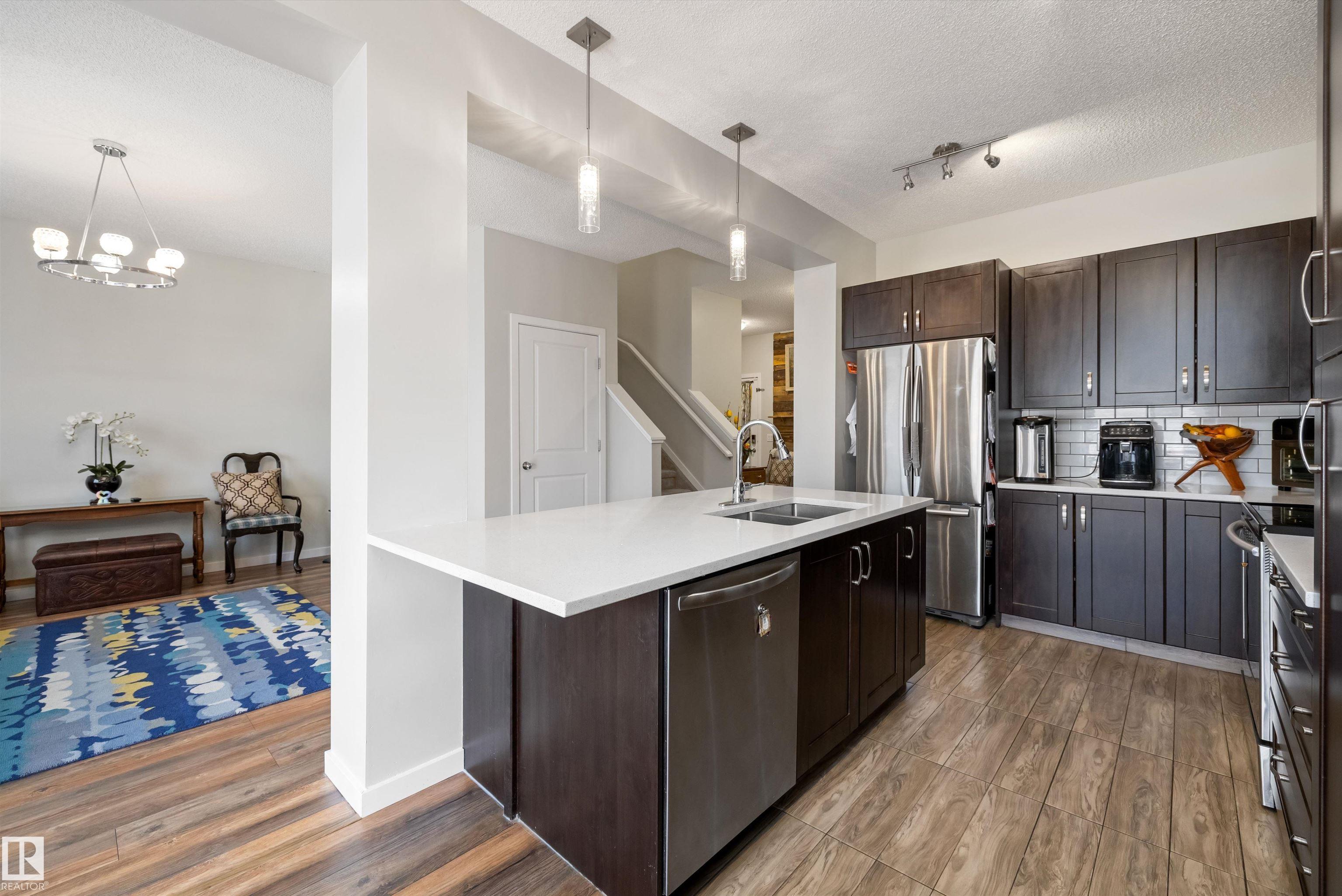 https://zimg.paragon.ice.com/ParagonImages/Property/PM/RAE/225402379/14/0/0/c4dcca87da9ddf703bd2b2dfde07da24/1/7d9a1e2213d2709e243a138fd504ee0c/225402379-e50a7136-a470-45b5-8f6e-2cf6830fe2e9.JPG