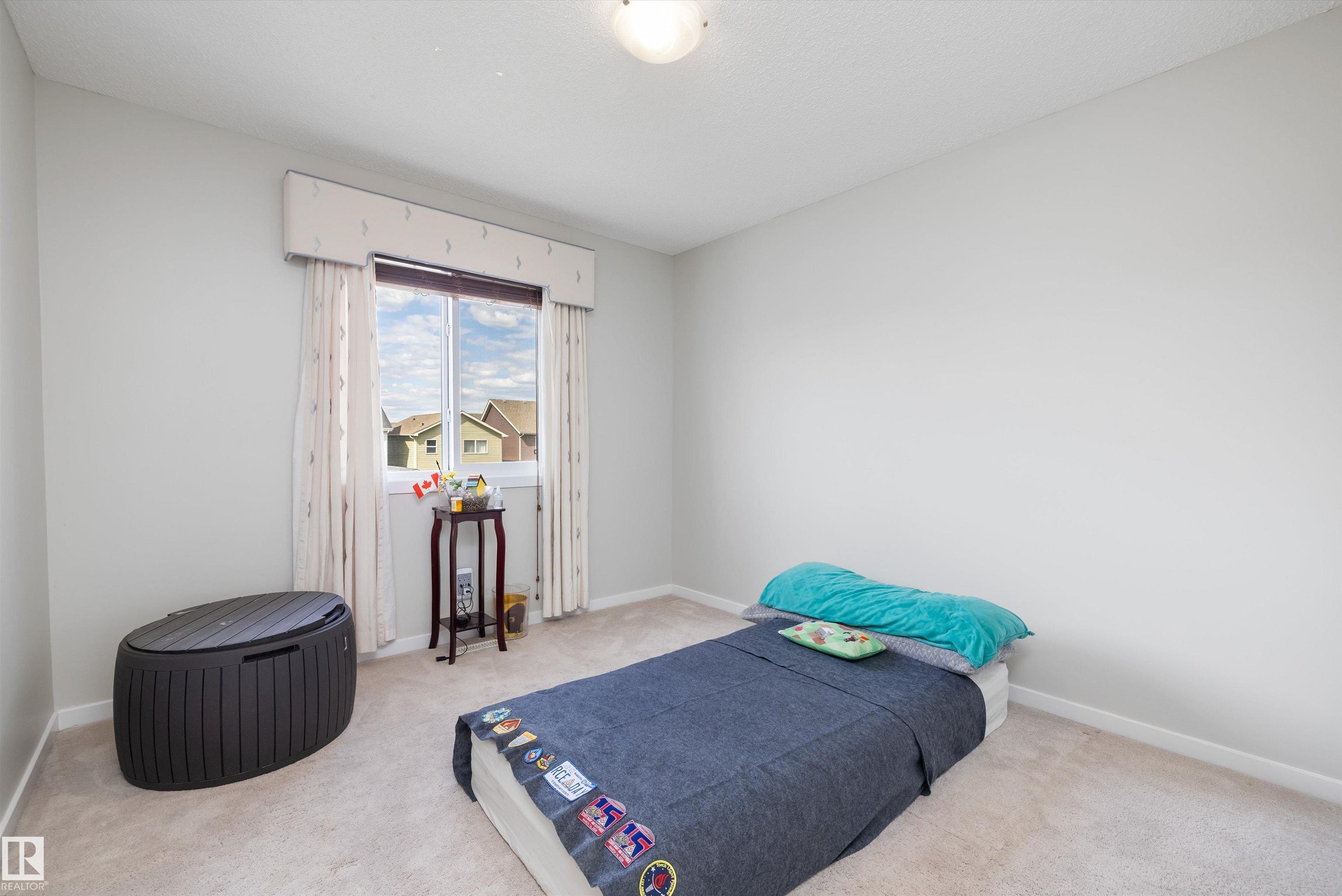 https://zimg.paragon.ice.com/ParagonImages/Property/PM/RAE/225402379/21/0/0/8067992fd0d527532473ddf36acfc269/1/7d9a1e2213d2709e243a138fd504ee0c/225402379-6368fb5b-7b6f-4864-8552-f18e5b1e2e3d.JPG