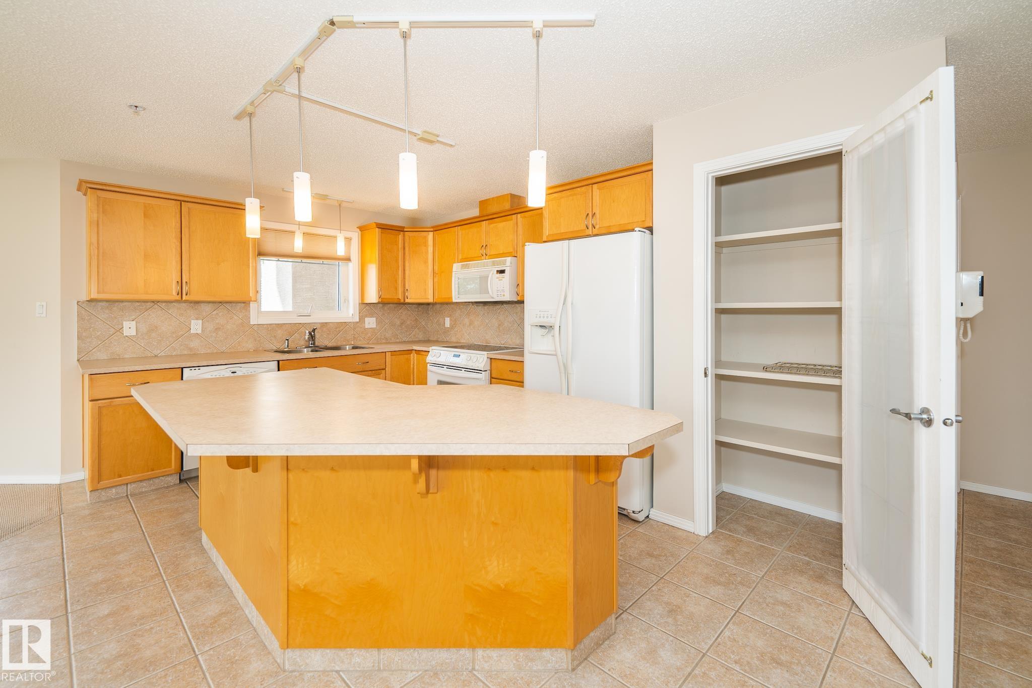 Photo 11 at 210 - 2420 108 Street NW, Ermineskin, Edmonton