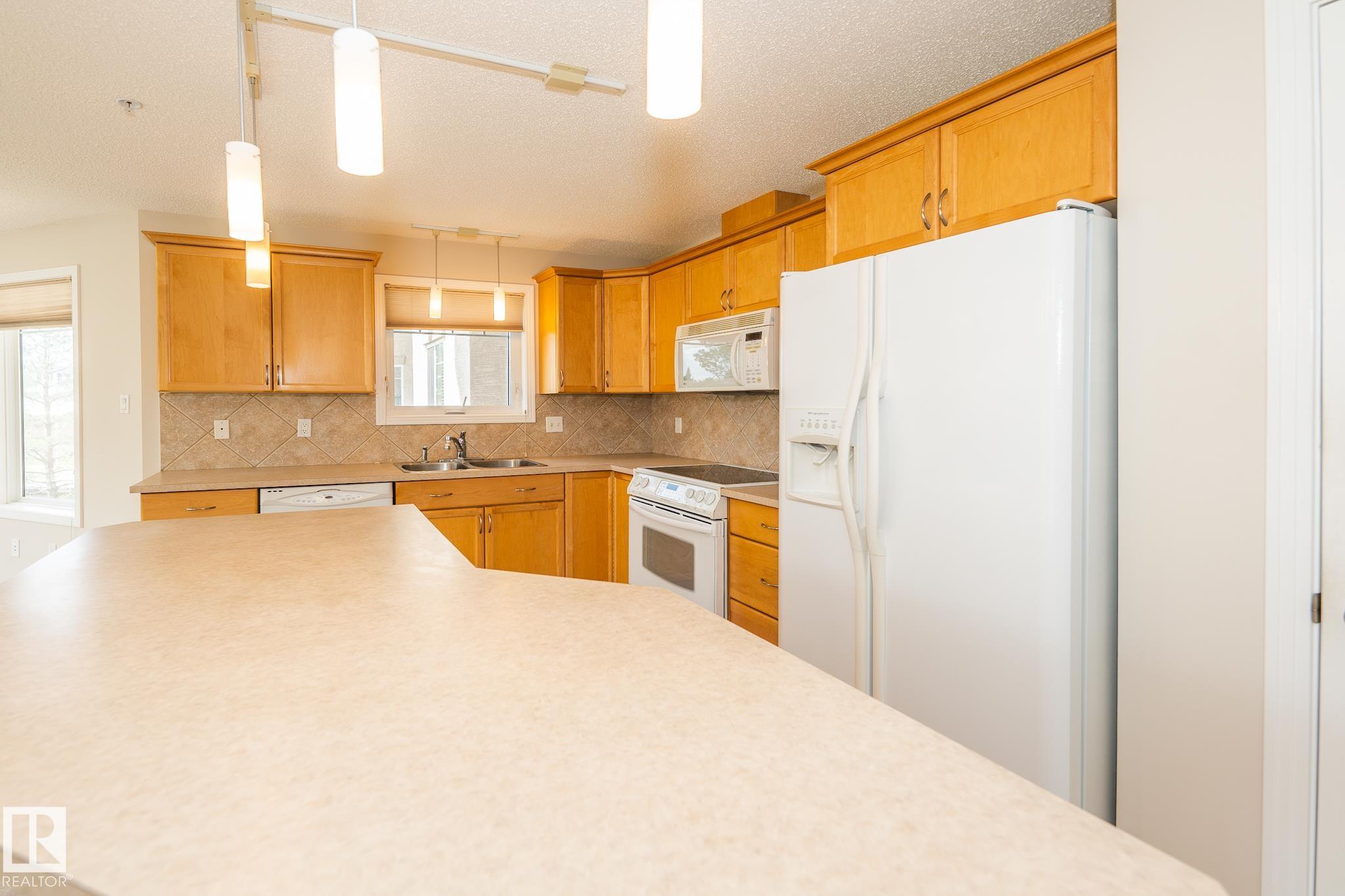 Photo 7 at 210 - 2420 108 Street NW, Ermineskin, Edmonton