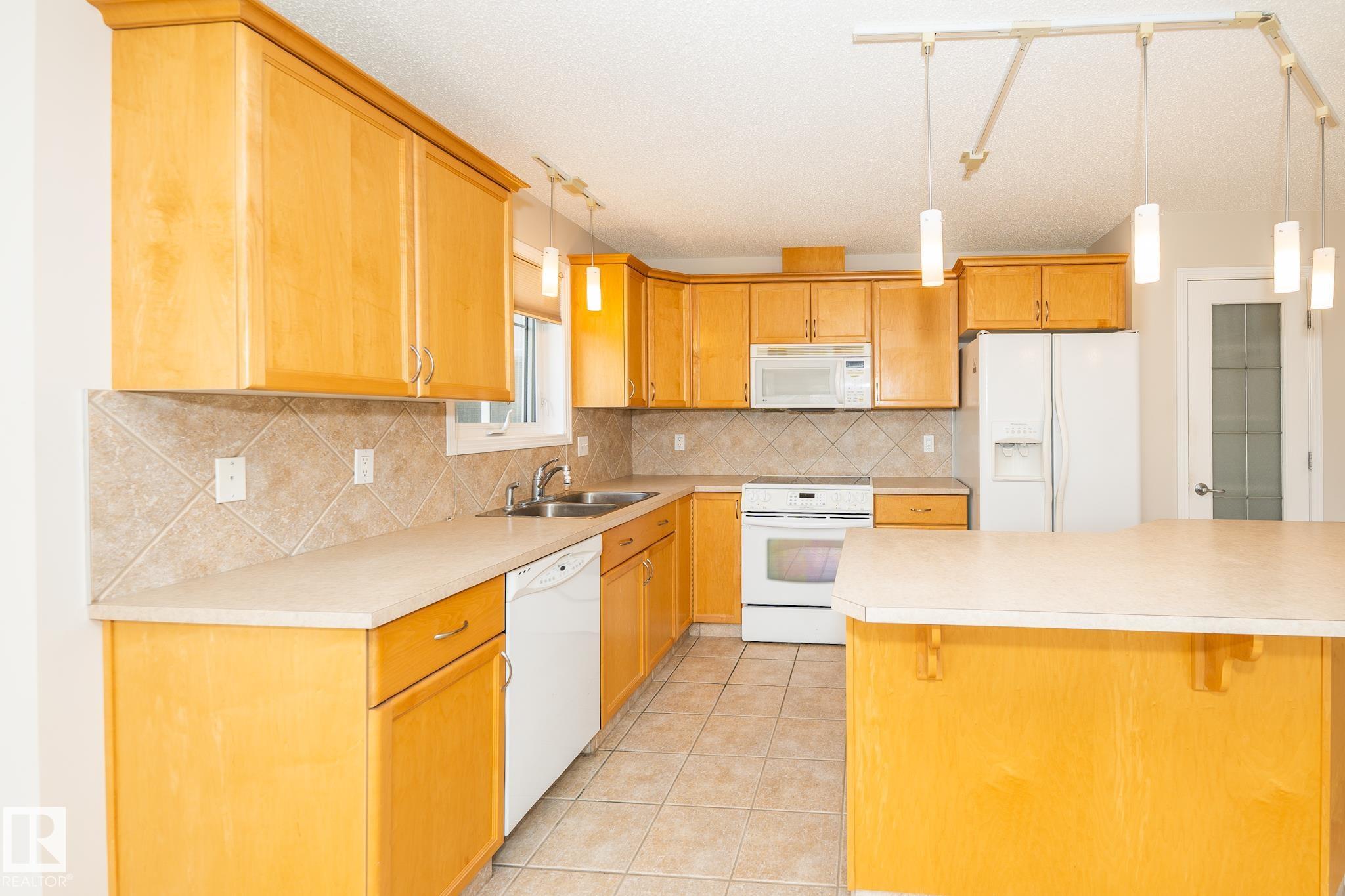 Photo 8 at 210 - 2420 108 Street NW, Ermineskin, Edmonton