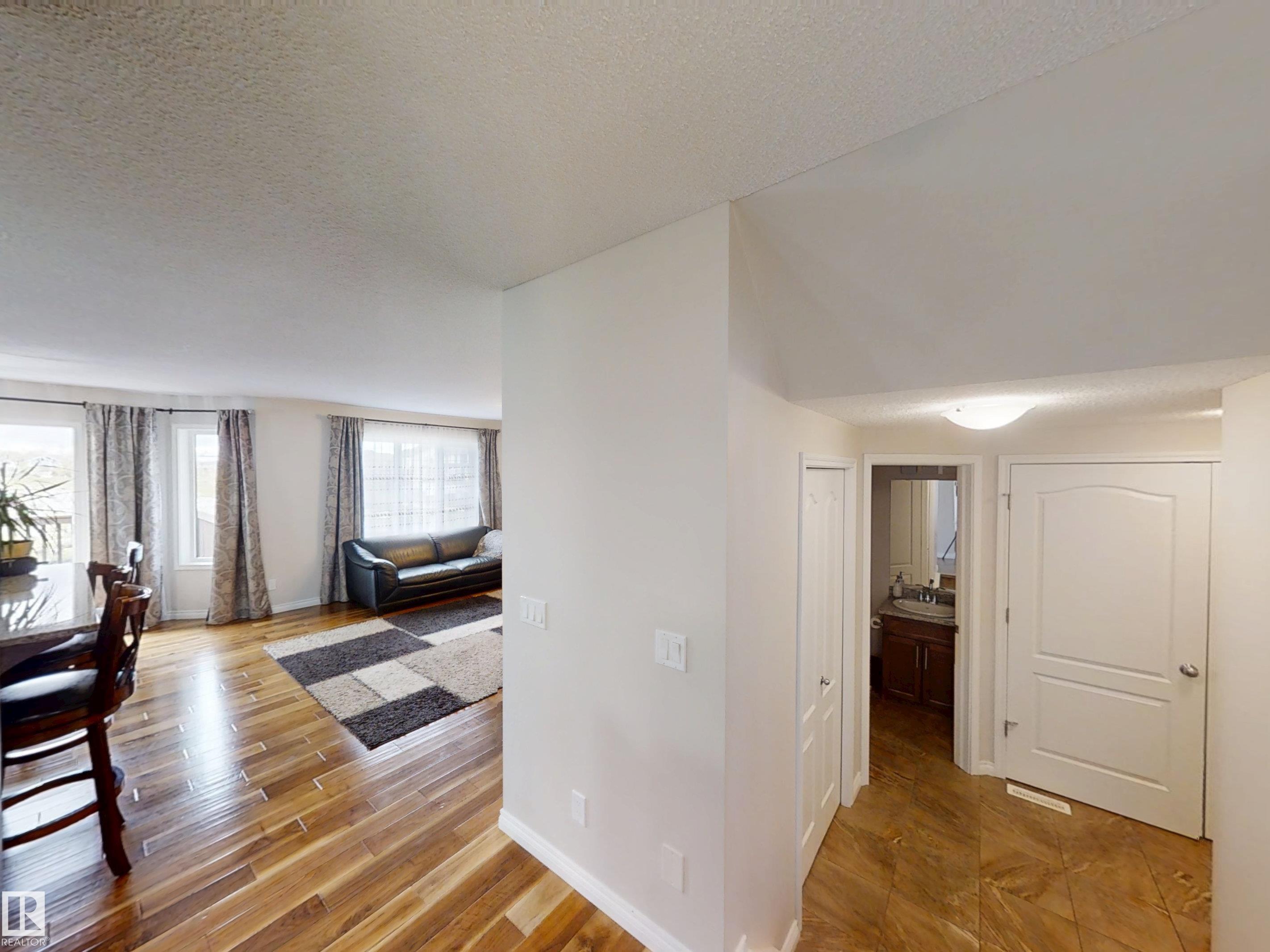 https://zimg.paragon.ice.com/ParagonImages/Property/PM/RAE/225402394/14/0/0/82565459bf72424e3ec48cadec2c9e9b/1/4b4e15561d254358bbbcd89959bf187d/225402394-d1c522f1-b98e-45a6-b1c8-fb3f0a5a1253.JPG