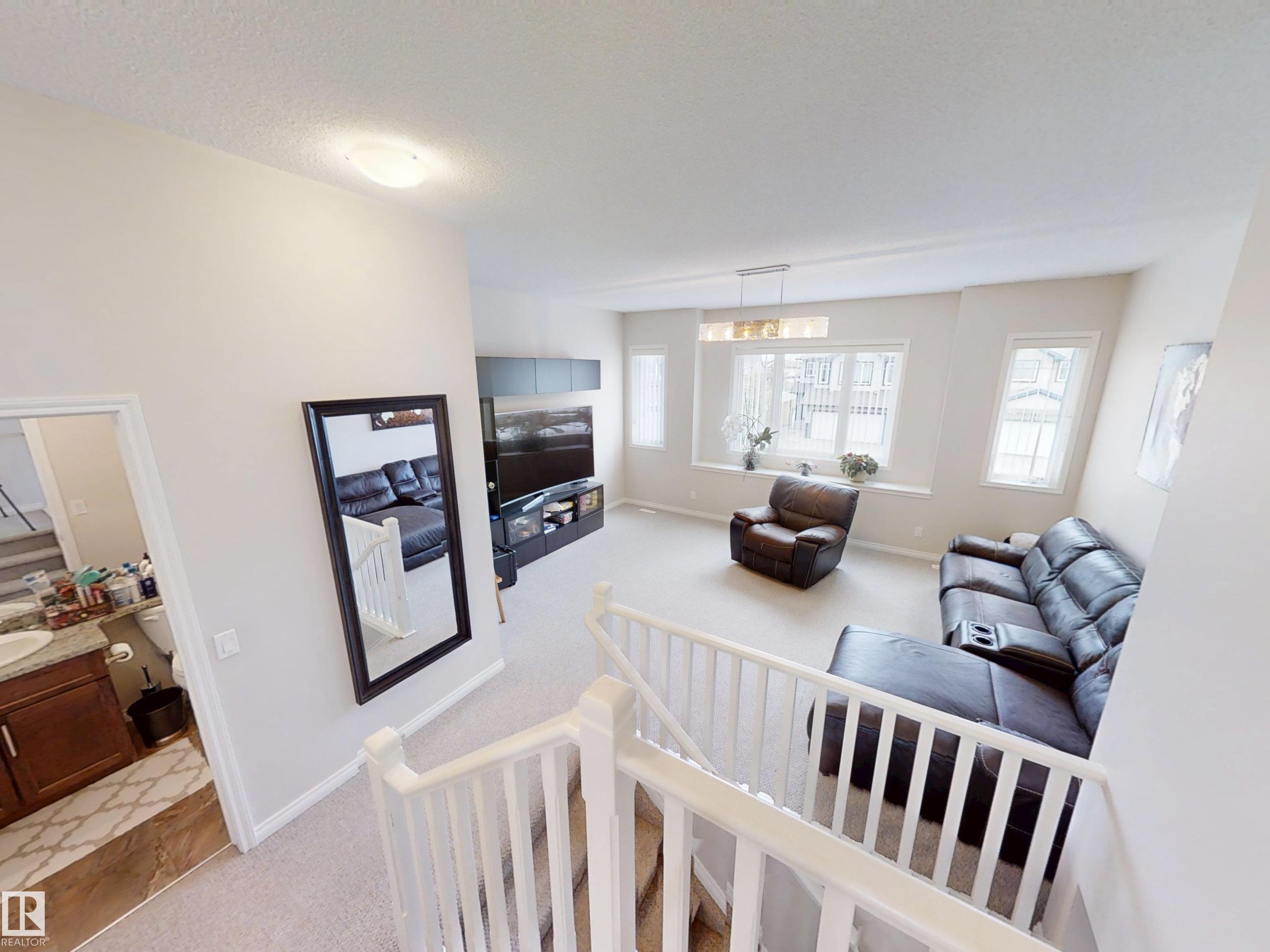 https://zimg.paragon.ice.com/ParagonImages/Property/PM/RAE/225402394/18/0/0/34ab897f7d806b5e81ba4cc91398c229/1/4b4e15561d254358bbbcd89959bf187d/225402394-67b760f1-a4f1-457e-ad46-3a1499d8e397.JPG