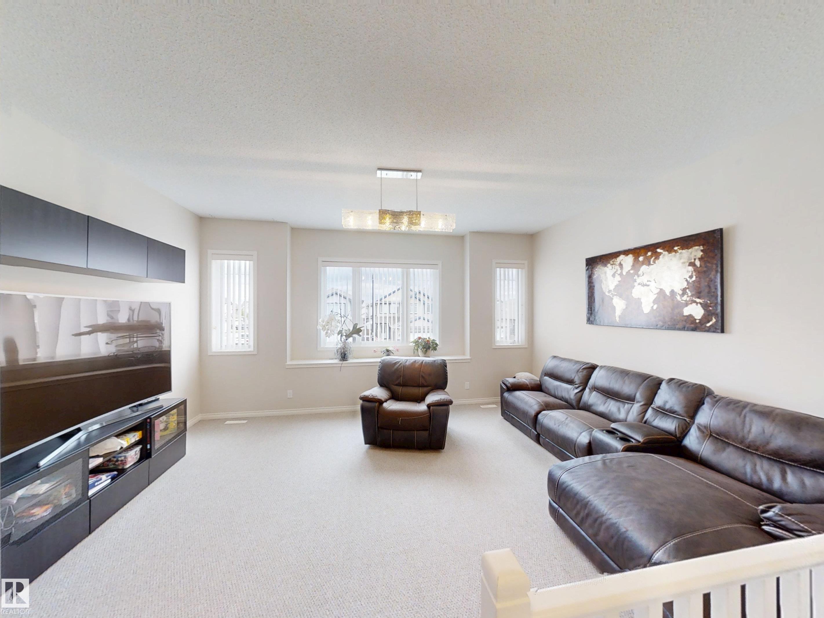 https://zimg.paragon.ice.com/ParagonImages/Property/PM/RAE/225402394/20/0/0/38461ba2c63d9cc00605578e26cca4eb/1/4b4e15561d254358bbbcd89959bf187d/225402394-552337dc-bc11-4697-87b1-af53e654b84a.JPG