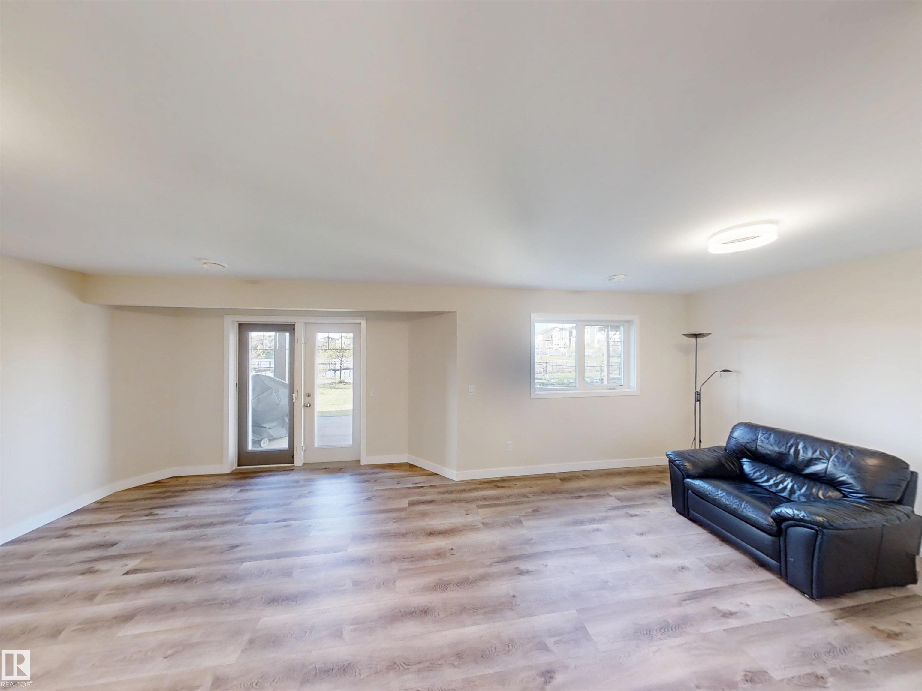 https://zimg.paragon.ice.com/ParagonImages/Property/PM/RAE/225402394/30/0/0/64b35de0281cc948956d9fe1fe674780/1/4b4e15561d254358bbbcd89959bf187d/225402394-a0b3e6dc-f05e-4fd6-8b01-c25831e15670.JPG