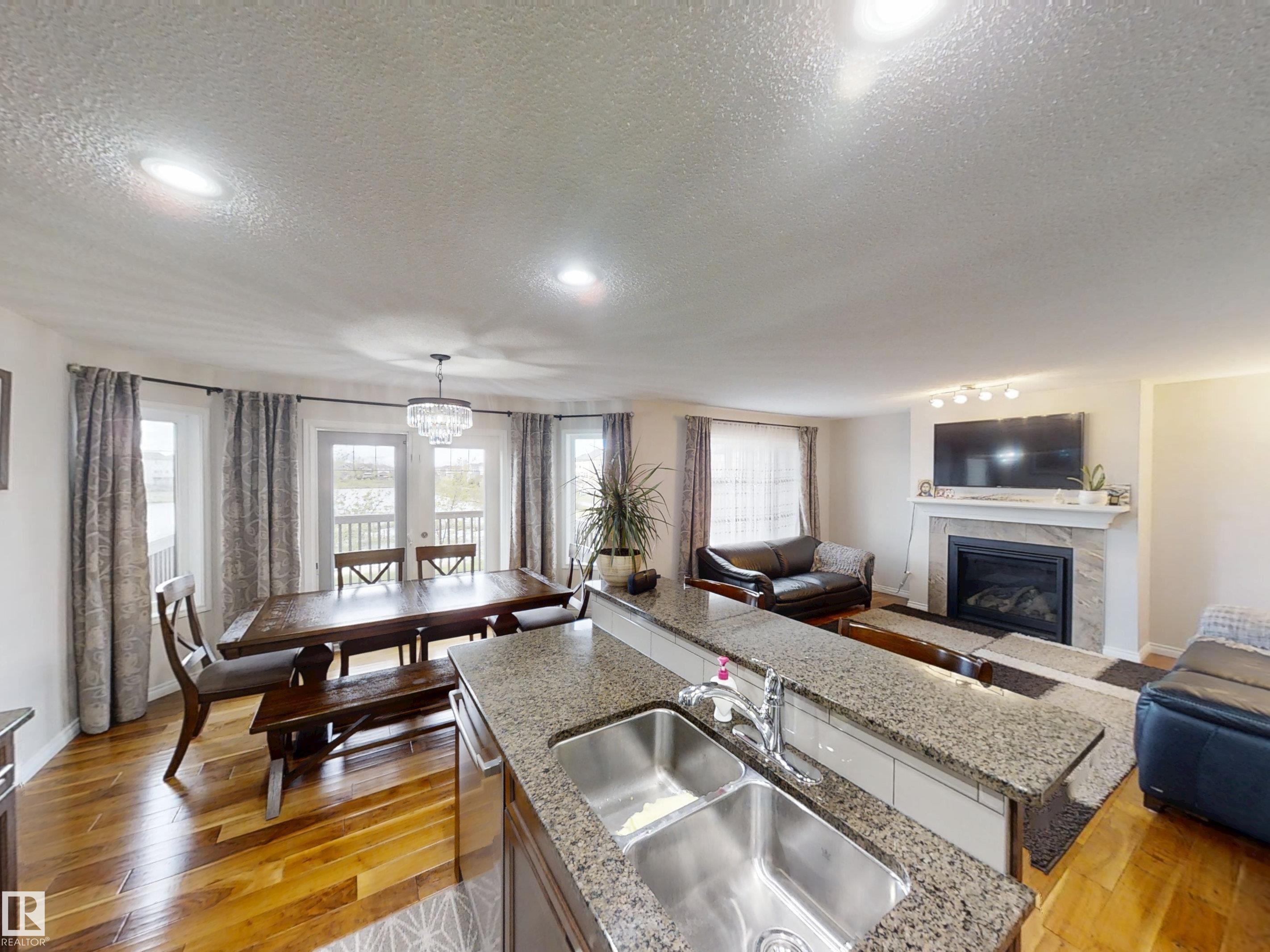 https://zimg.paragon.ice.com/ParagonImages/Property/PM/RAE/225402394/7/0/0/3538926fa01e16d637da5939a57231ad/1/4b4e15561d254358bbbcd89959bf187d/225402394-13825cc3-0219-4f50-9b12-8c0214bb9b04.JPG