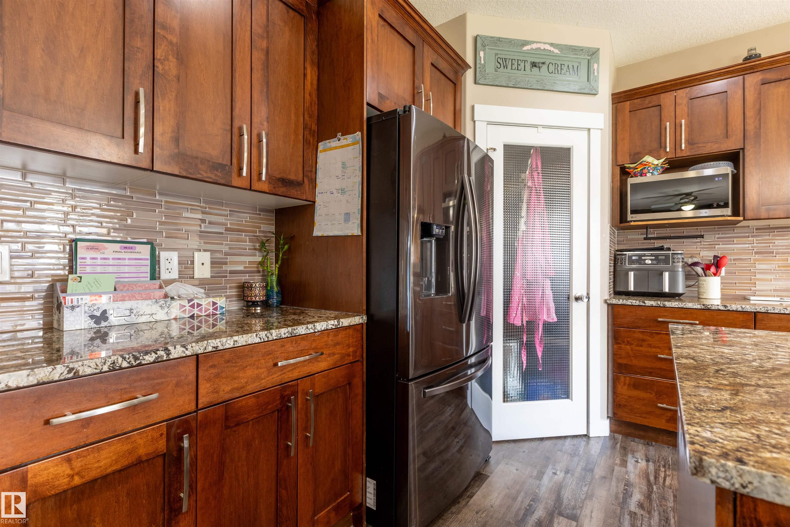 Photo 12 at 8907 97a Avenue, Morinville