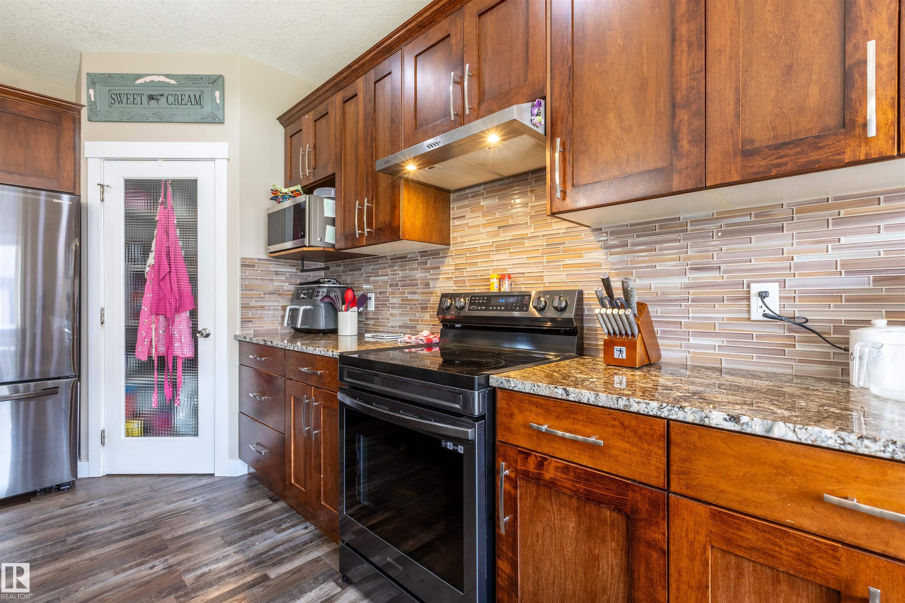 Photo 15 at 8907 97a Avenue, Morinville