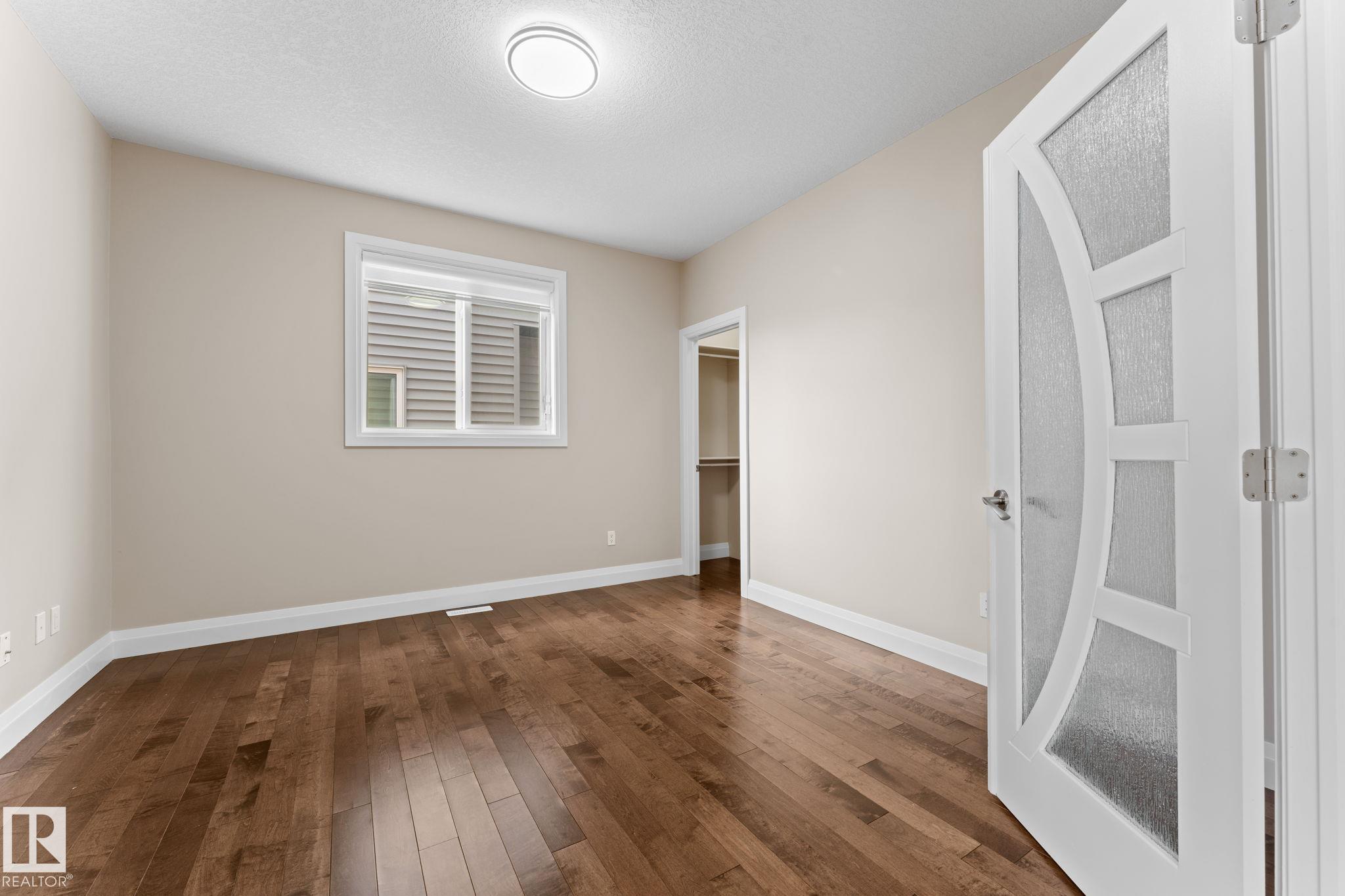 https://zimg.paragon.ice.com/ParagonImages/Property/PM/RAE/225402403/11/0/0/88c712d85d322a01ede70745948de11a/1/412b14fd31b268f60be6d339b2552d7e/225402403-b25f351d-71e2-40f8-bd9d-e0aec2e58c29.JPG