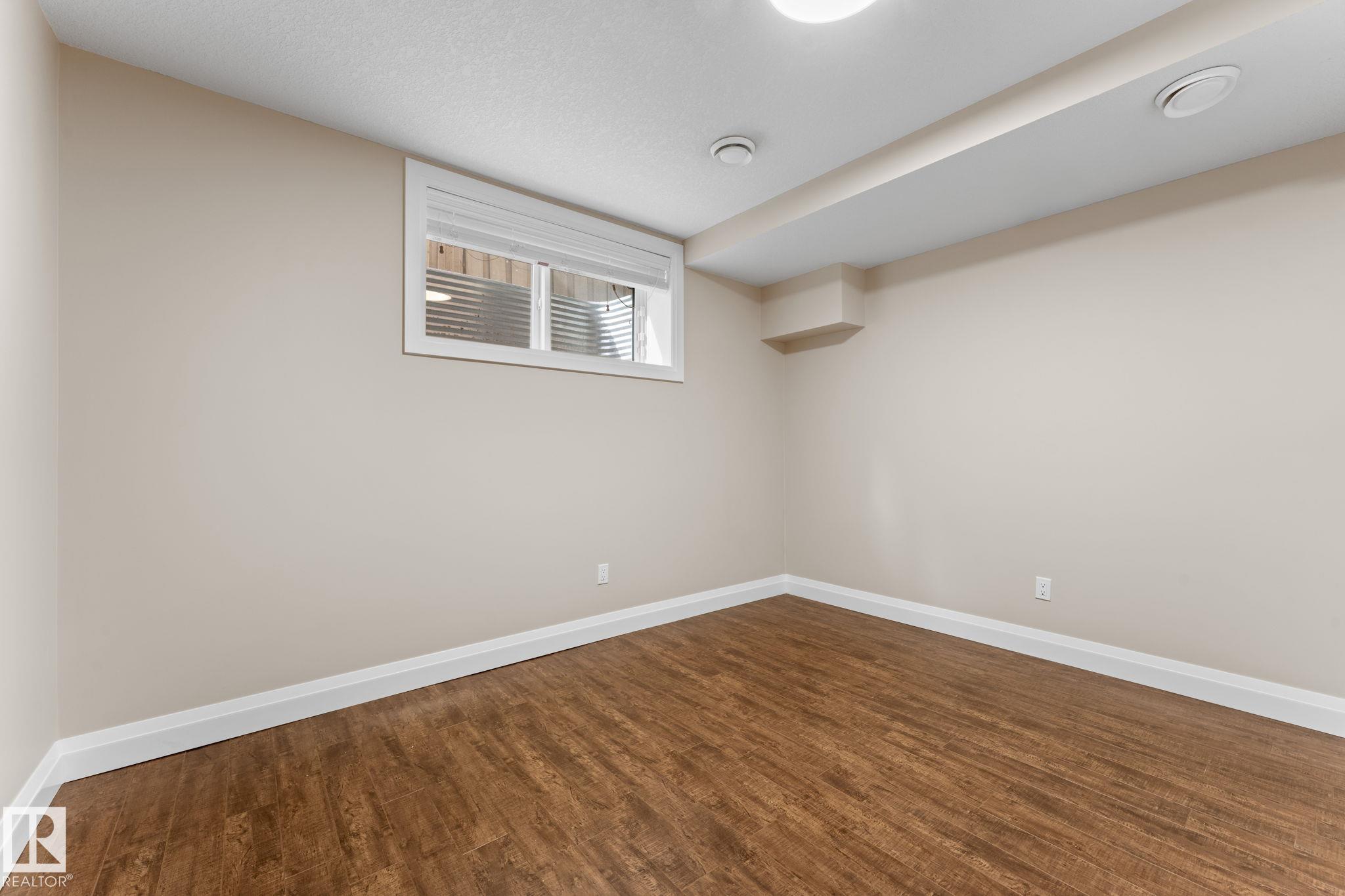 https://zimg.paragon.ice.com/ParagonImages/Property/PM/RAE/225402403/47/0/0/b70c8dfdf56d263accb9ae7a155275af/1/412b14fd31b268f60be6d339b2552d7e/225402403-d73e29a5-2c59-4888-899a-7ac8b42776b0.JPG