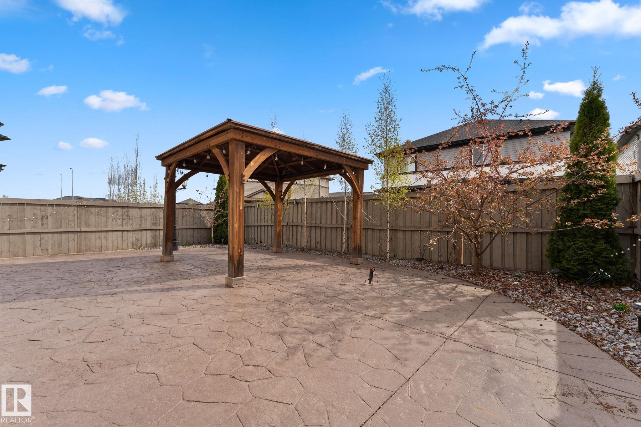 https://zimg.paragon.ice.com/ParagonImages/Property/PM/RAE/225402403/61/0/0/99ce7eb9120f974274a42cebc9a021e8/1/412b14fd31b268f60be6d339b2552d7e/225402403-fee0e21d-dfd5-4a86-a5f0-5a9054a76779.JPG