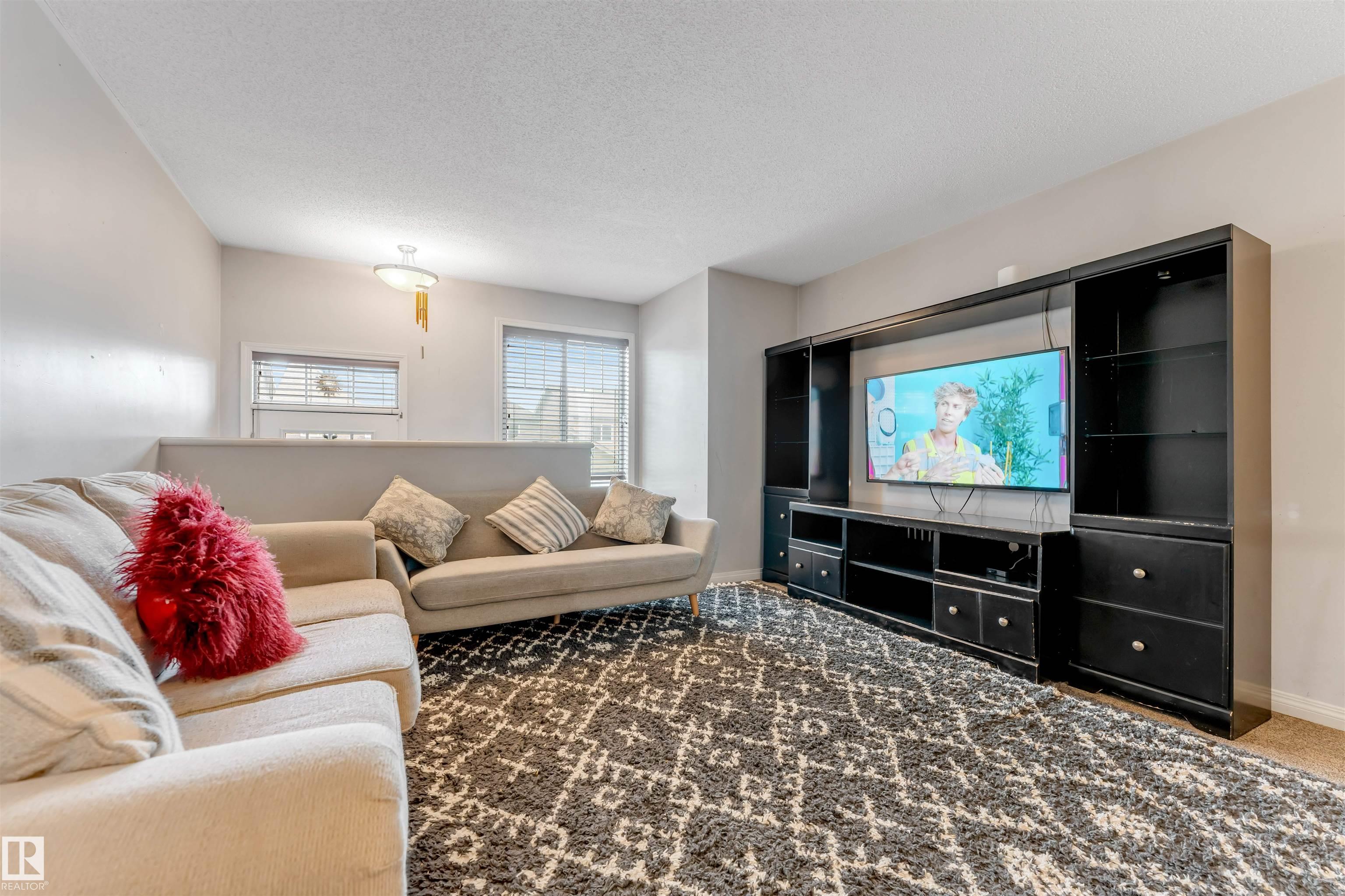 https://zimg.paragon.ice.com/ParagonImages/Property/PM/RAE/225402406/10/0/0/a21a25f9509a6992c8836a2fae28c641/1/14222ad5e894214599b98ecce535ac78/225402406-c61666de-44fe-41de-98a4-a5d2eba3a9c3.JPG