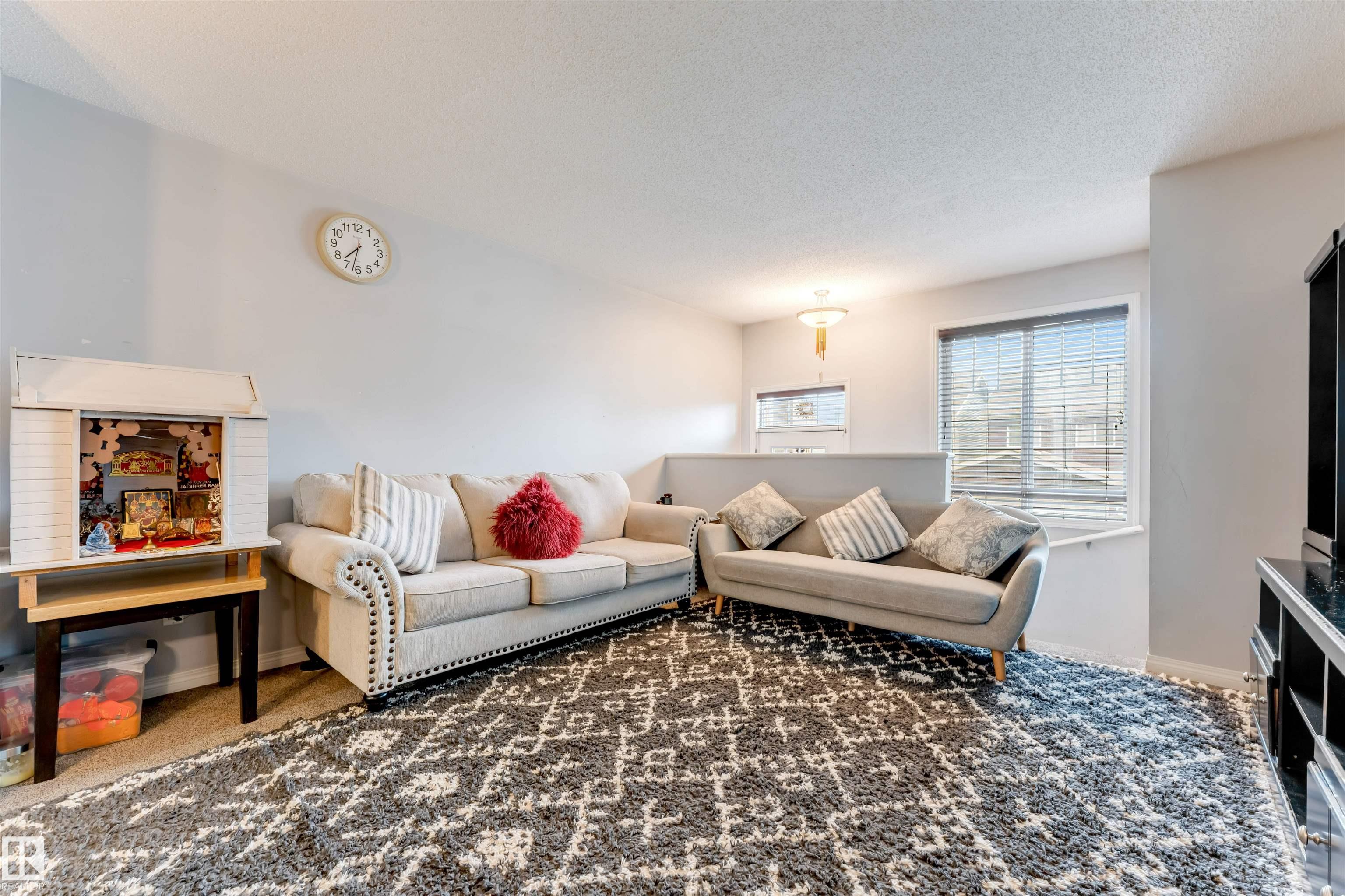 https://zimg.paragon.ice.com/ParagonImages/Property/PM/RAE/225402406/9/0/0/78951de4ee0af3b439fcb72ab1b6fac3/1/14222ad5e894214599b98ecce535ac78/225402406-eb0ebd8f-02c1-4ca8-be94-ad8d3370ba95.JPG