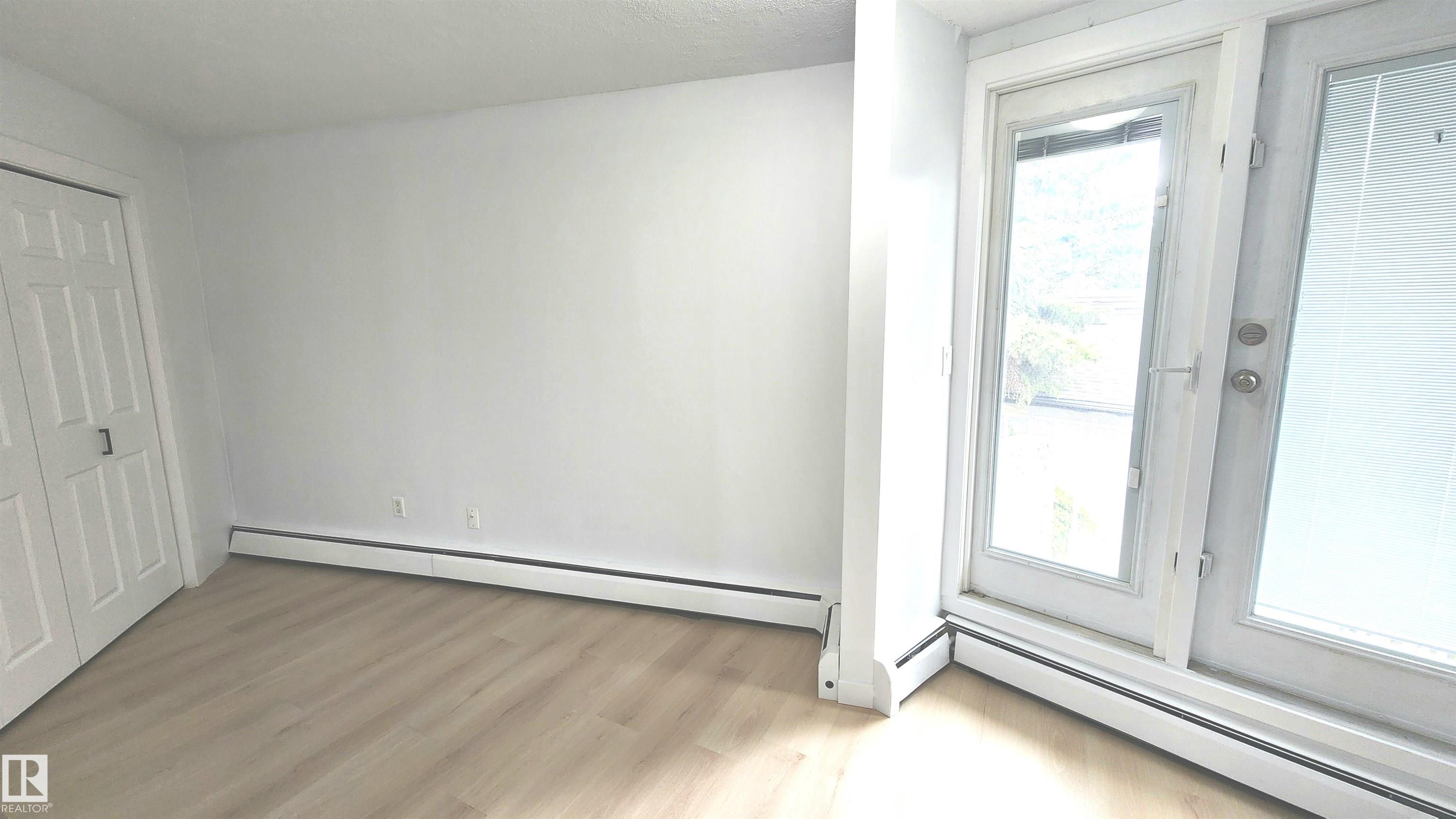 Photo 30 at 9535 147 Avenue NW, Evansdale, Edmonton