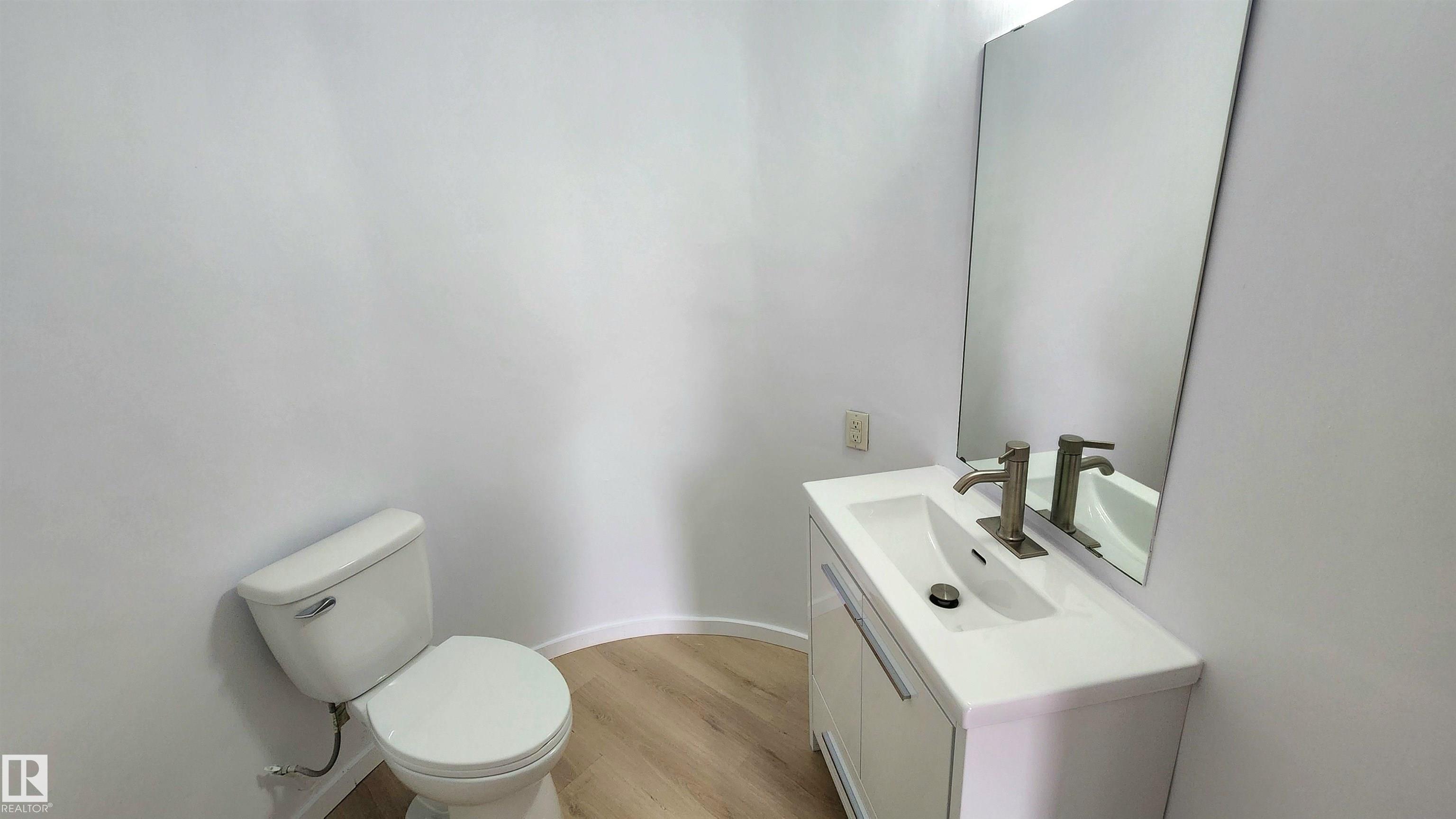 Photo 31 at 9535 147 Avenue NW, Evansdale, Edmonton