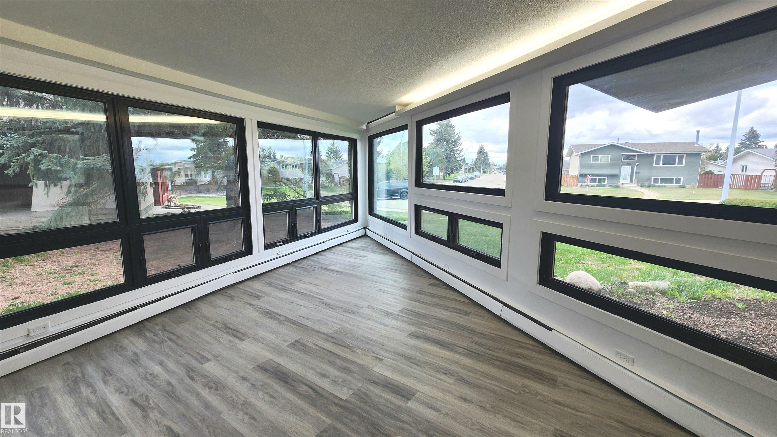 Photo 9 at 9535 147 Avenue NW, Evansdale, Edmonton